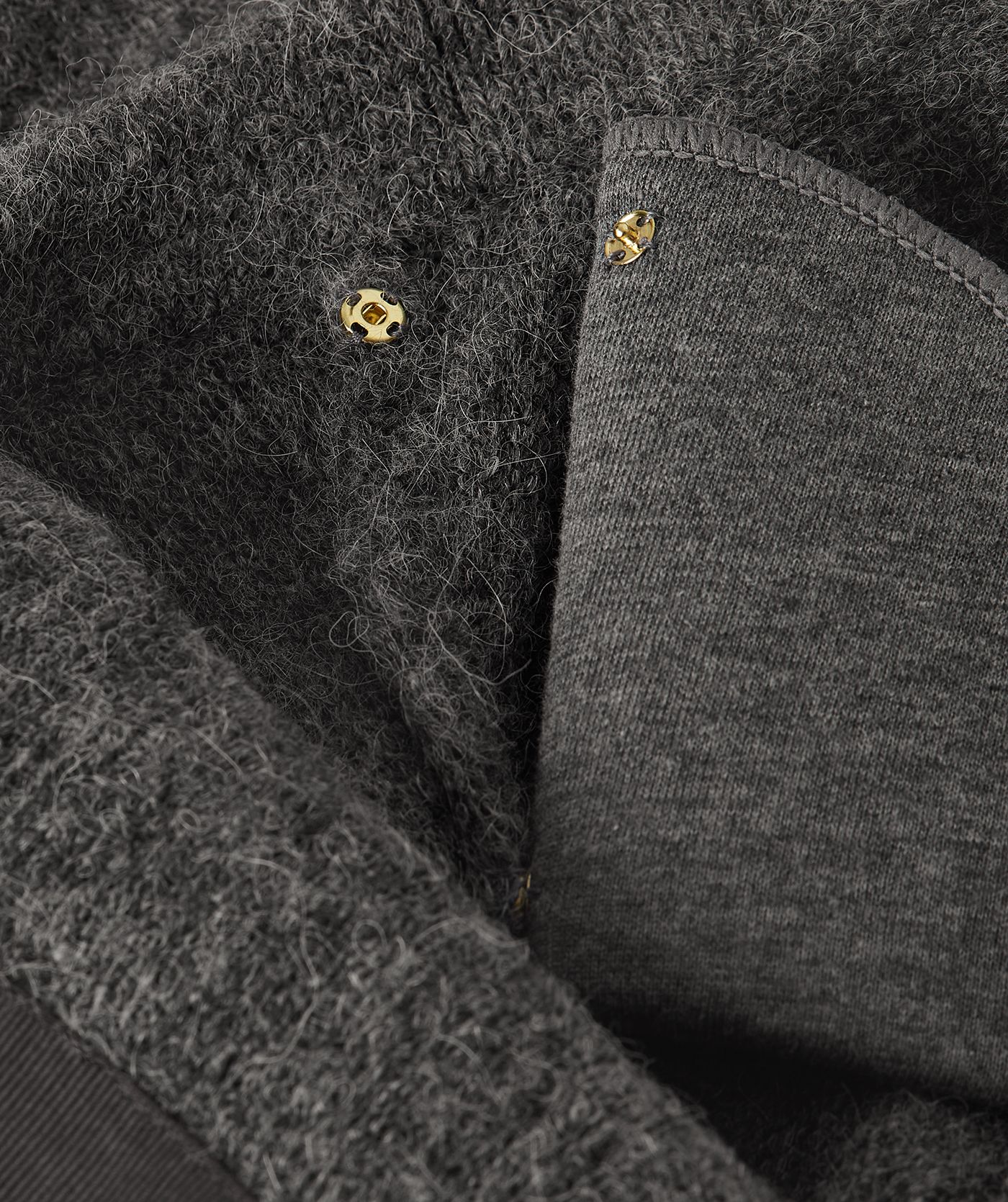 Close-up van een regular fit vest met wol