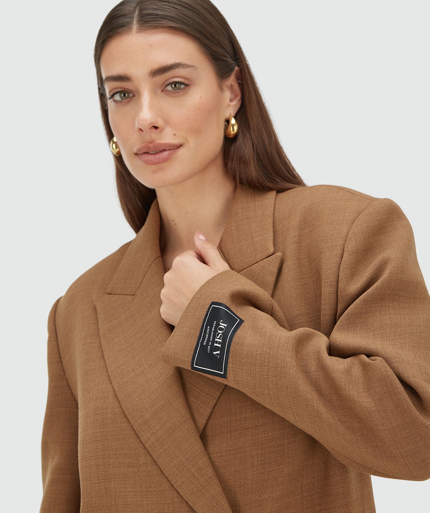 ANNIKA oversized mantel