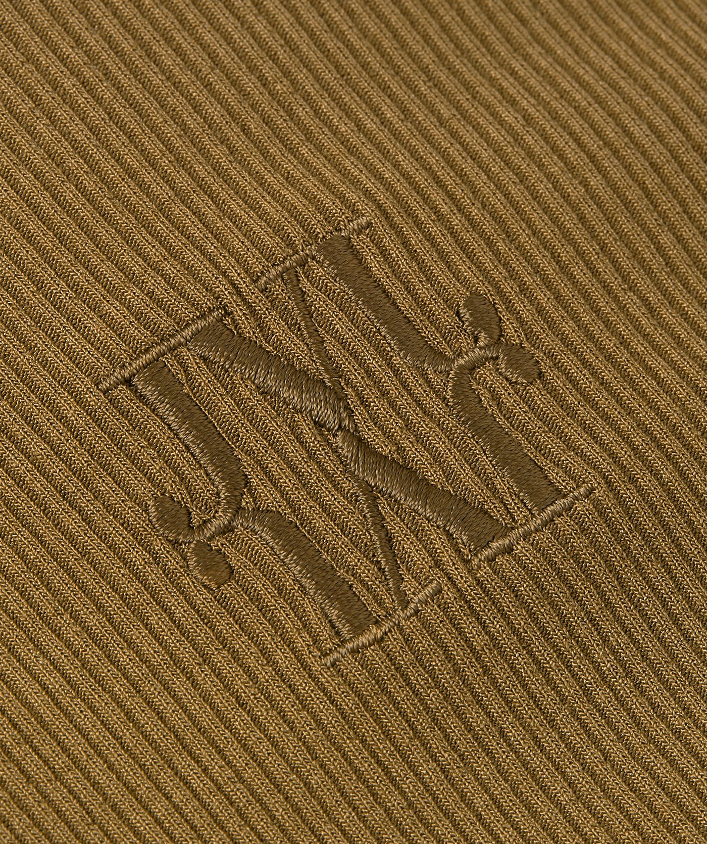 Close-up geborduurd JOSH V monogram 