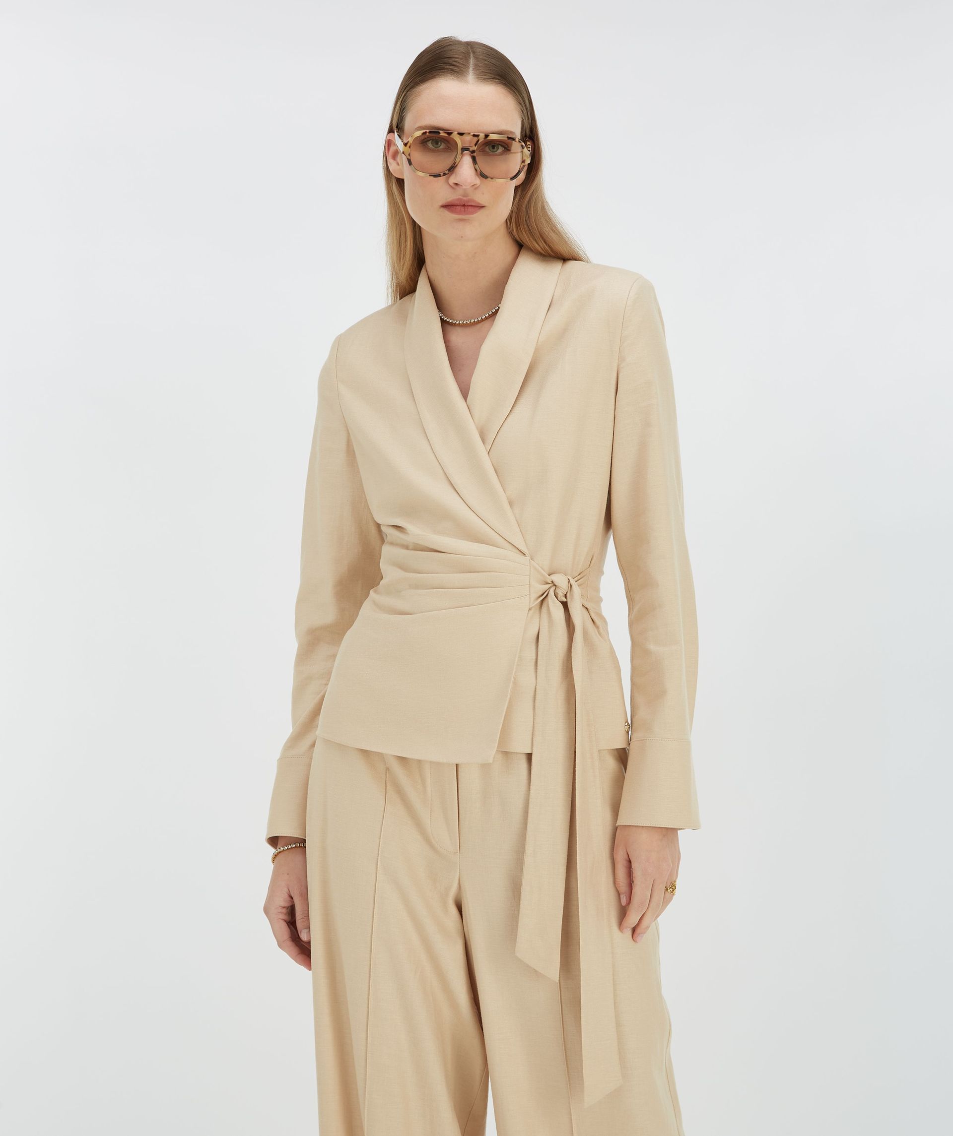 BENTHE figurbetonter Blazer mit Bindegürtel