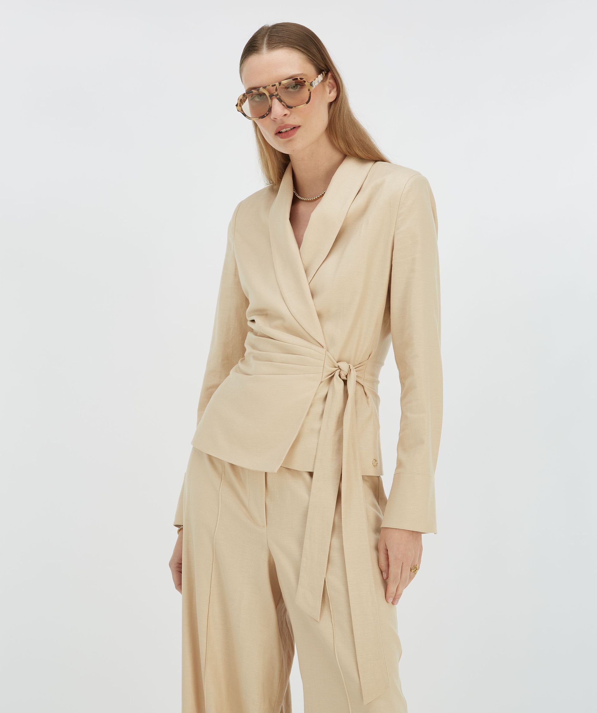 BENTHE figurbetonter Blazer mit Bindegürtel