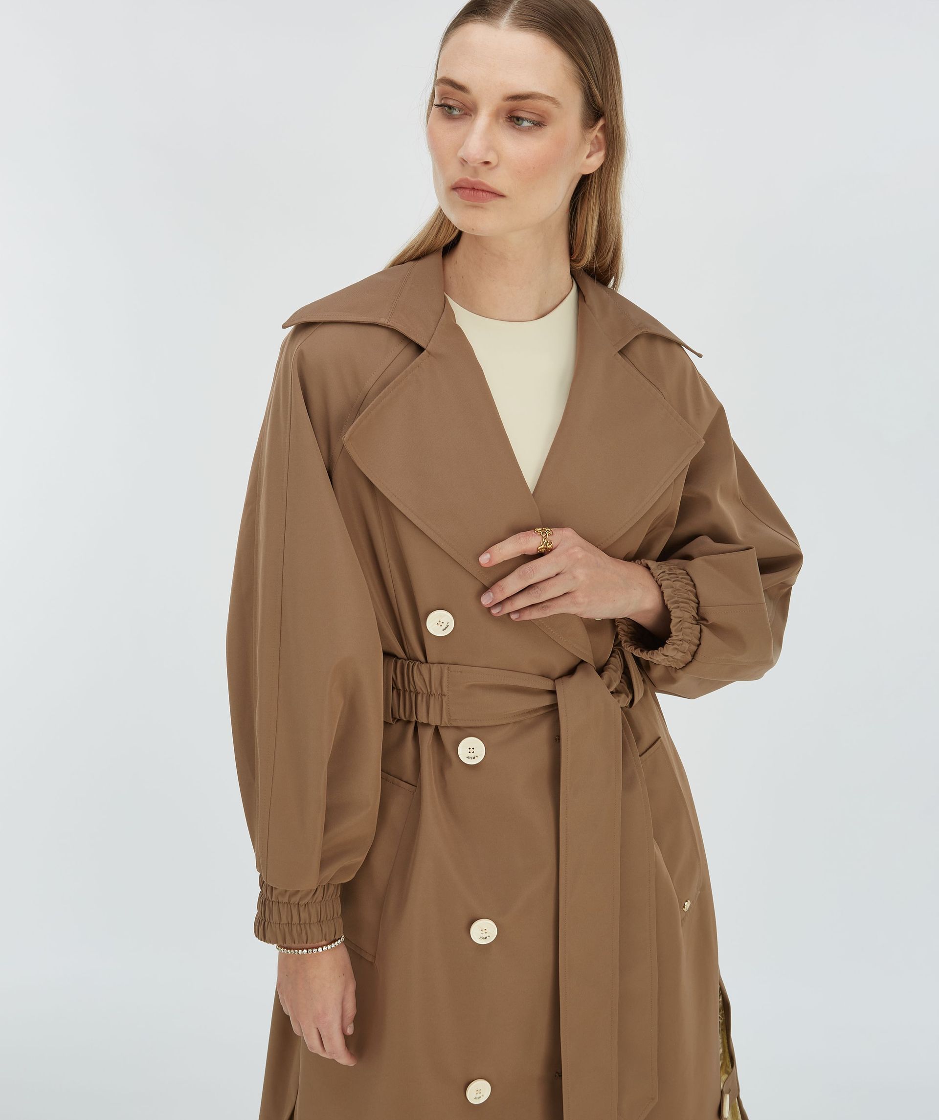 CELINE Trenchcoat mit metallischer Innenseite
