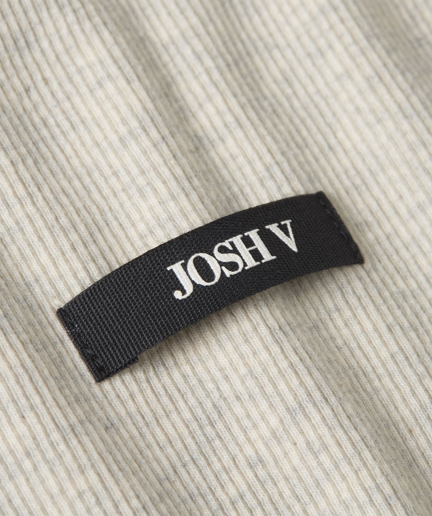 CODY fitted logo top