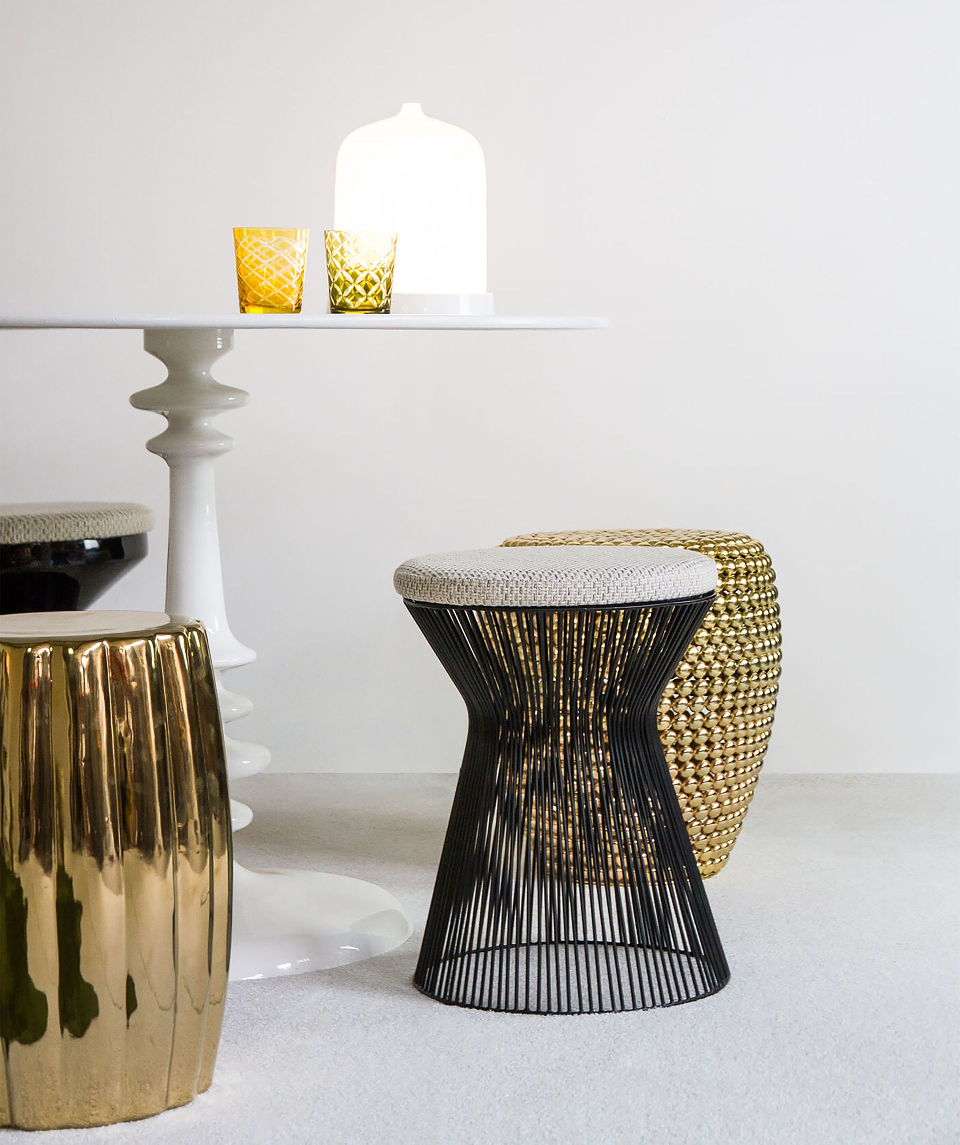 Curvy ceramic stool - Pols Potten