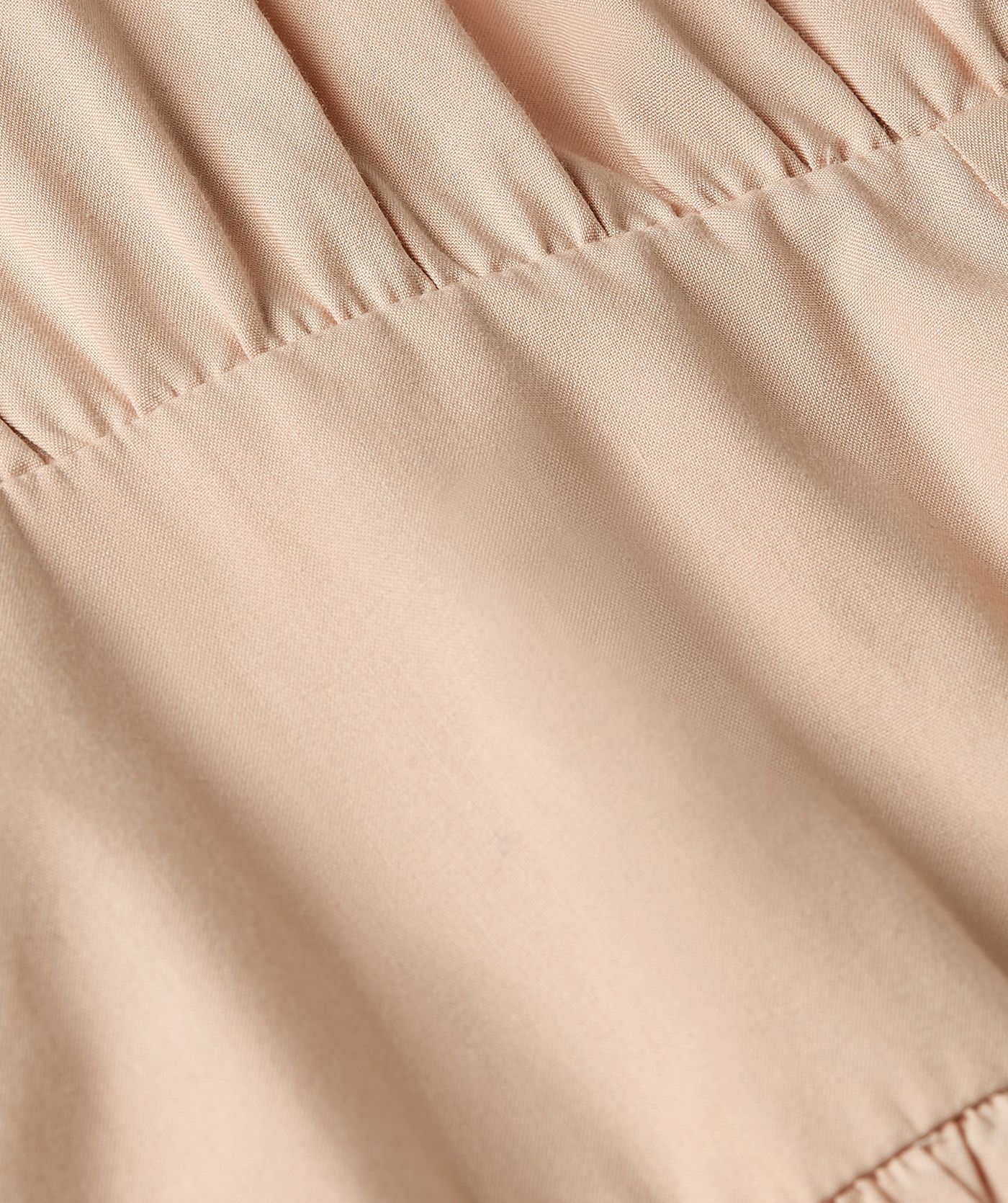 Close-up van een regular fit maxi jurk in de kleur Dusty Pink