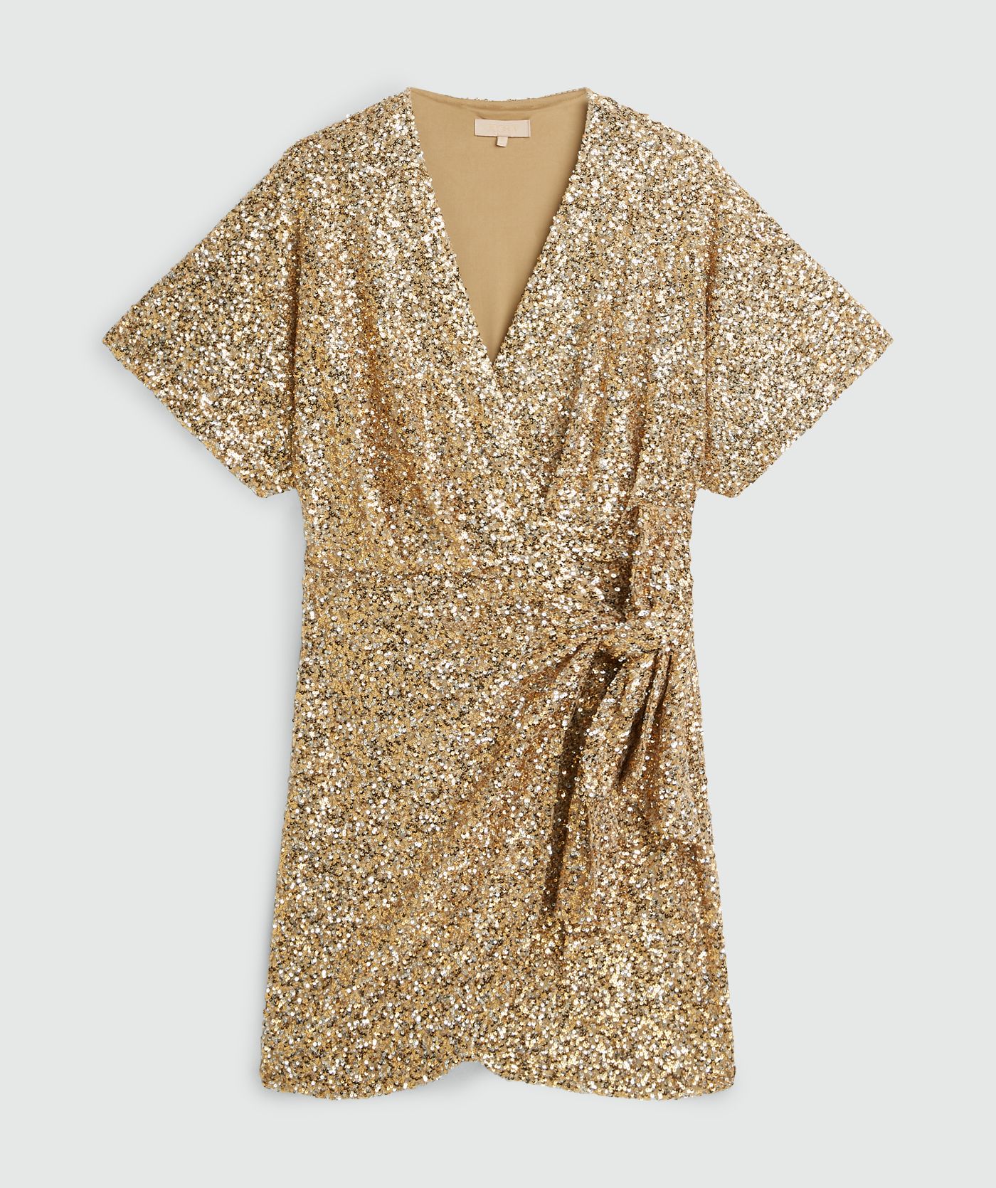 Gouden pailletten jurk zonder model, weergegeven op een lichtgrijze achtergrond - JOSH V