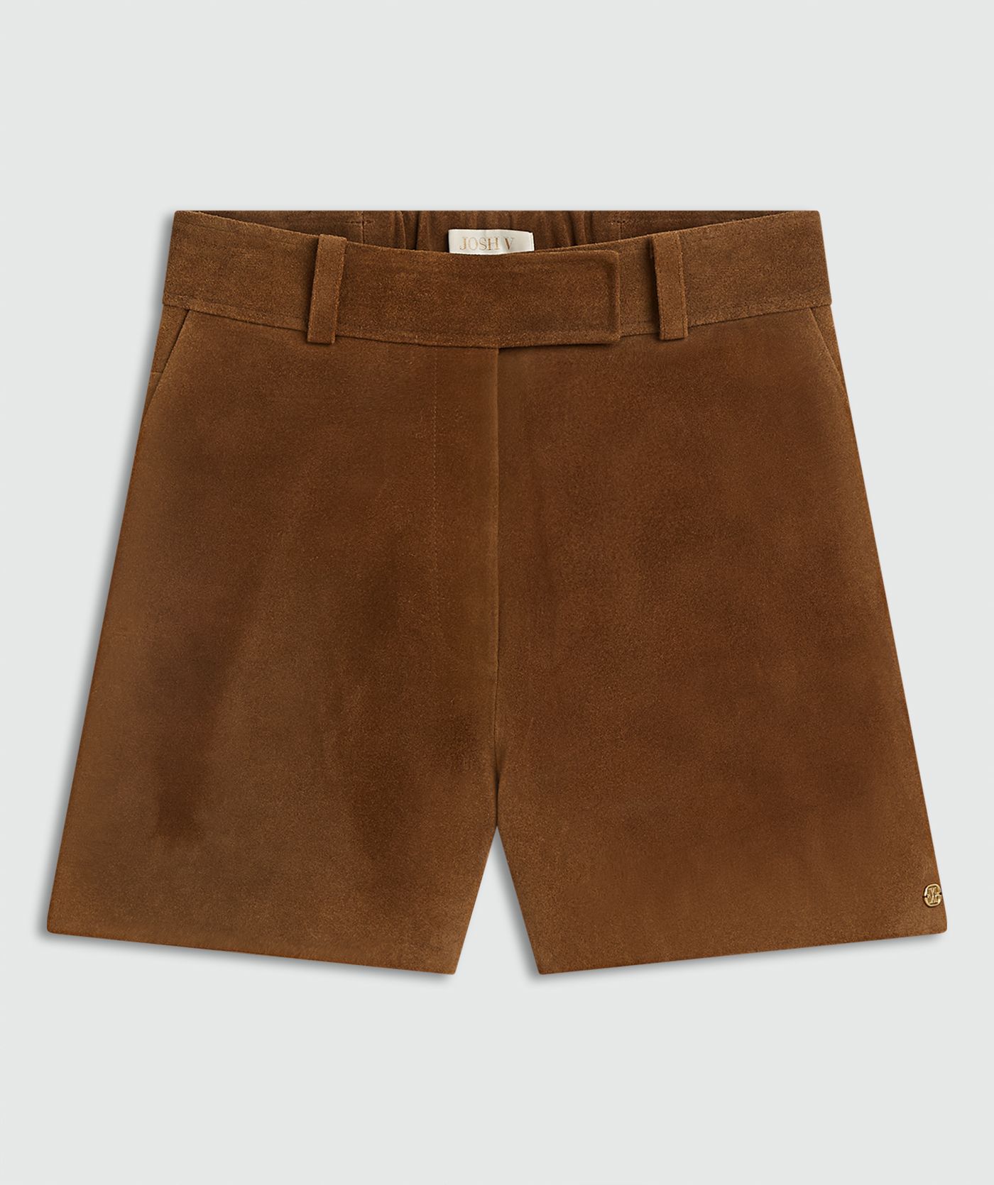 Brown suede short zonder model, weergegeven op een lichtgrijze achtergrond