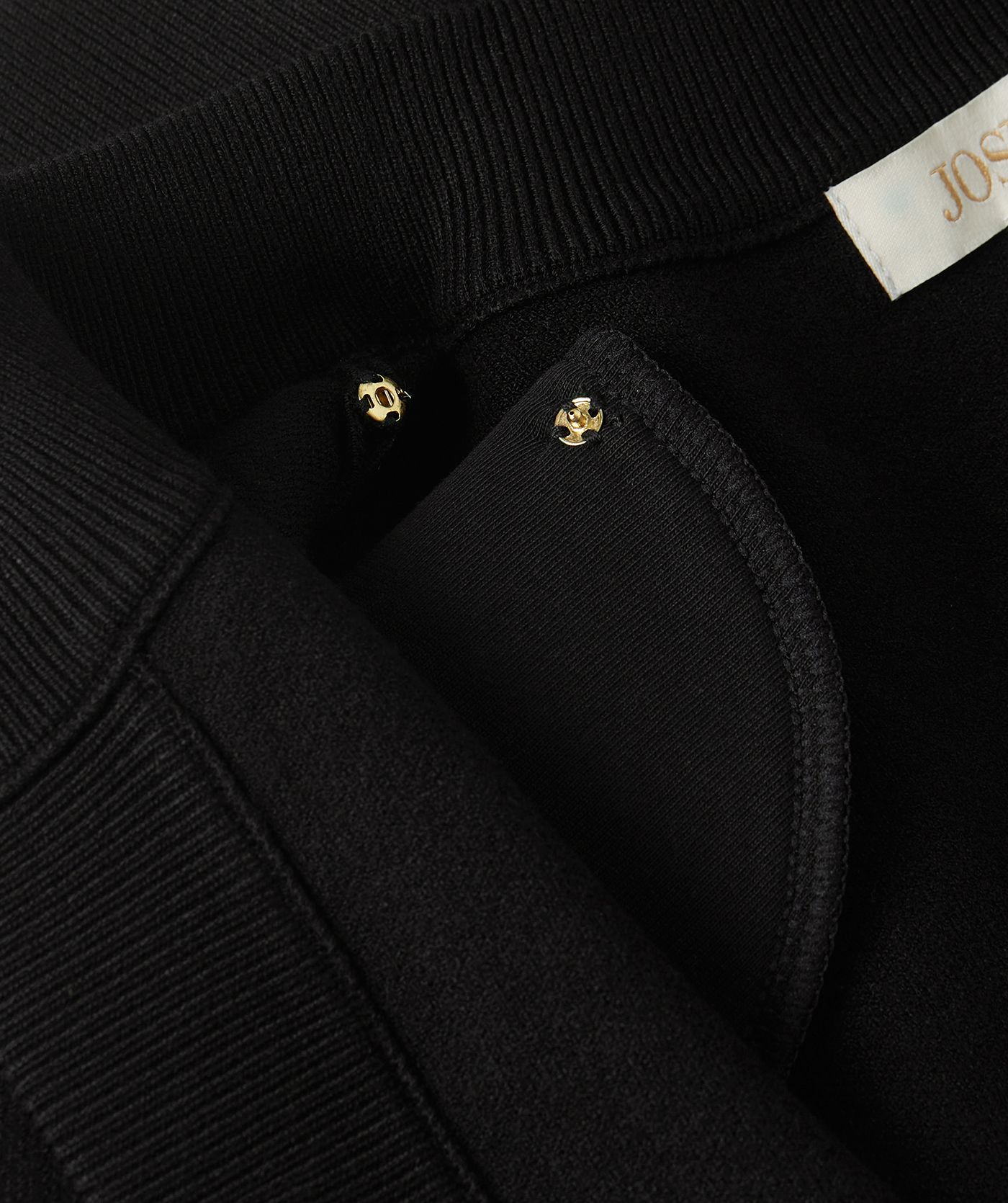 Close-up van een regular fit vest