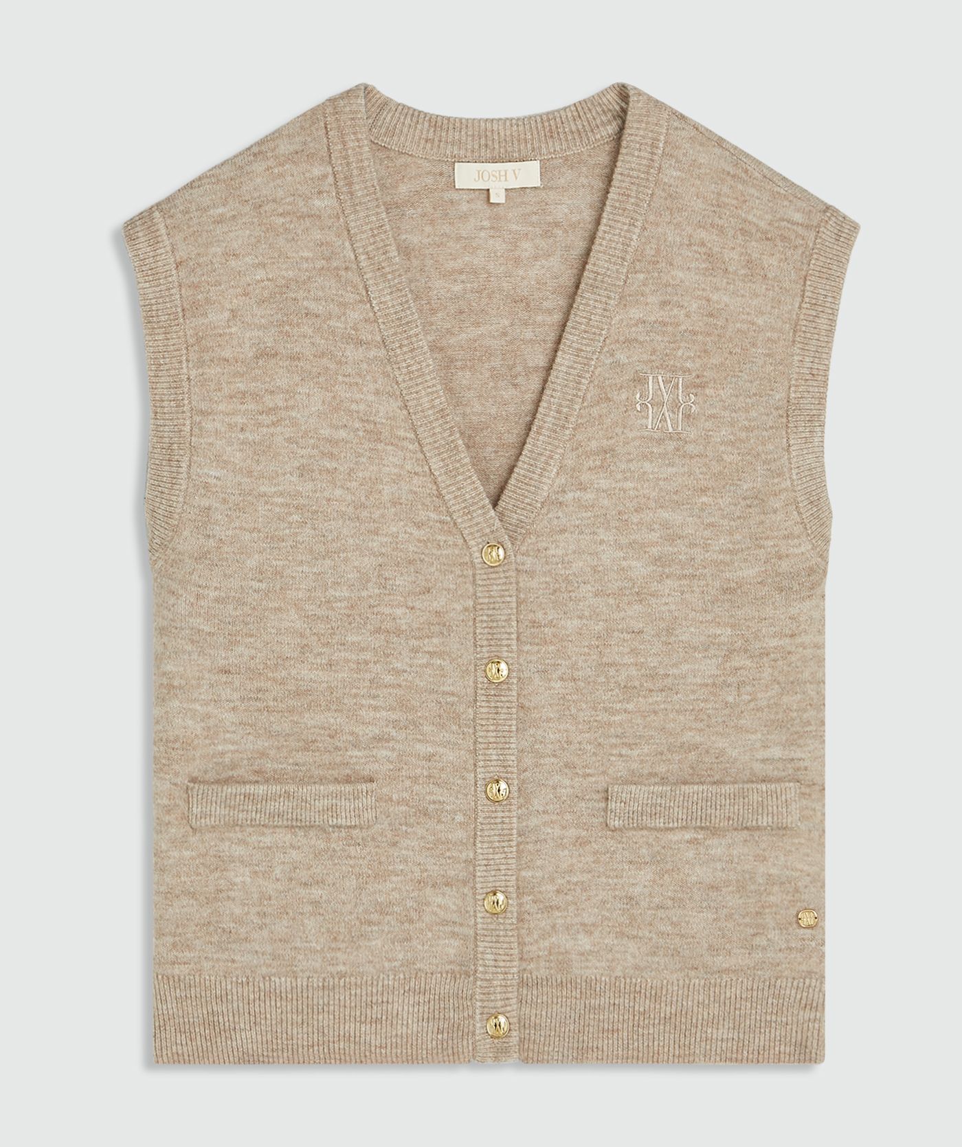 Beige gilet met gouden knoopjes en een JOSH V logo op de borst zonder model, weergegeven op een lichtgrijze achtergrond.