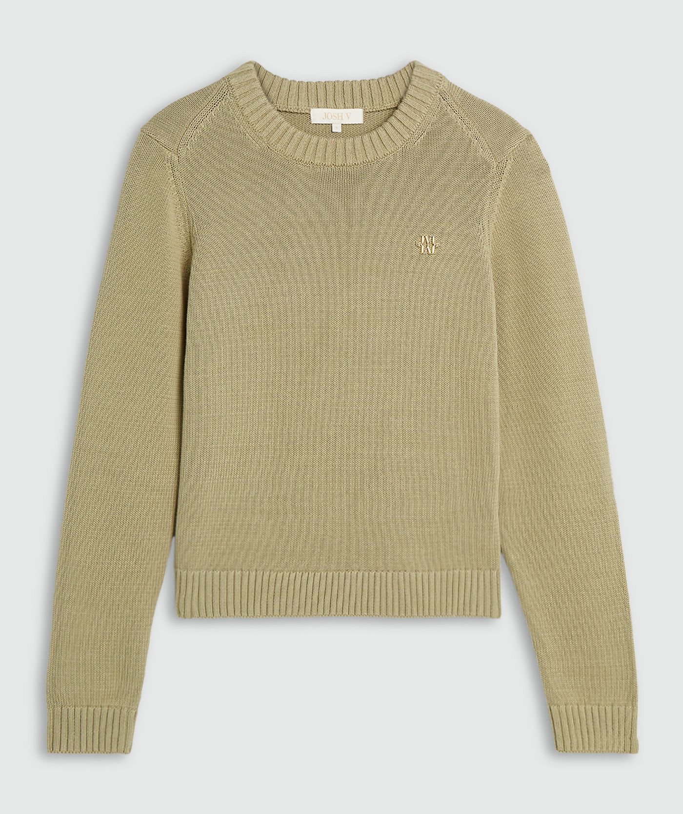 Een fitted sweater in de kleur Dark Pistachio, weergegeven op een lichtgrijze achtergrond