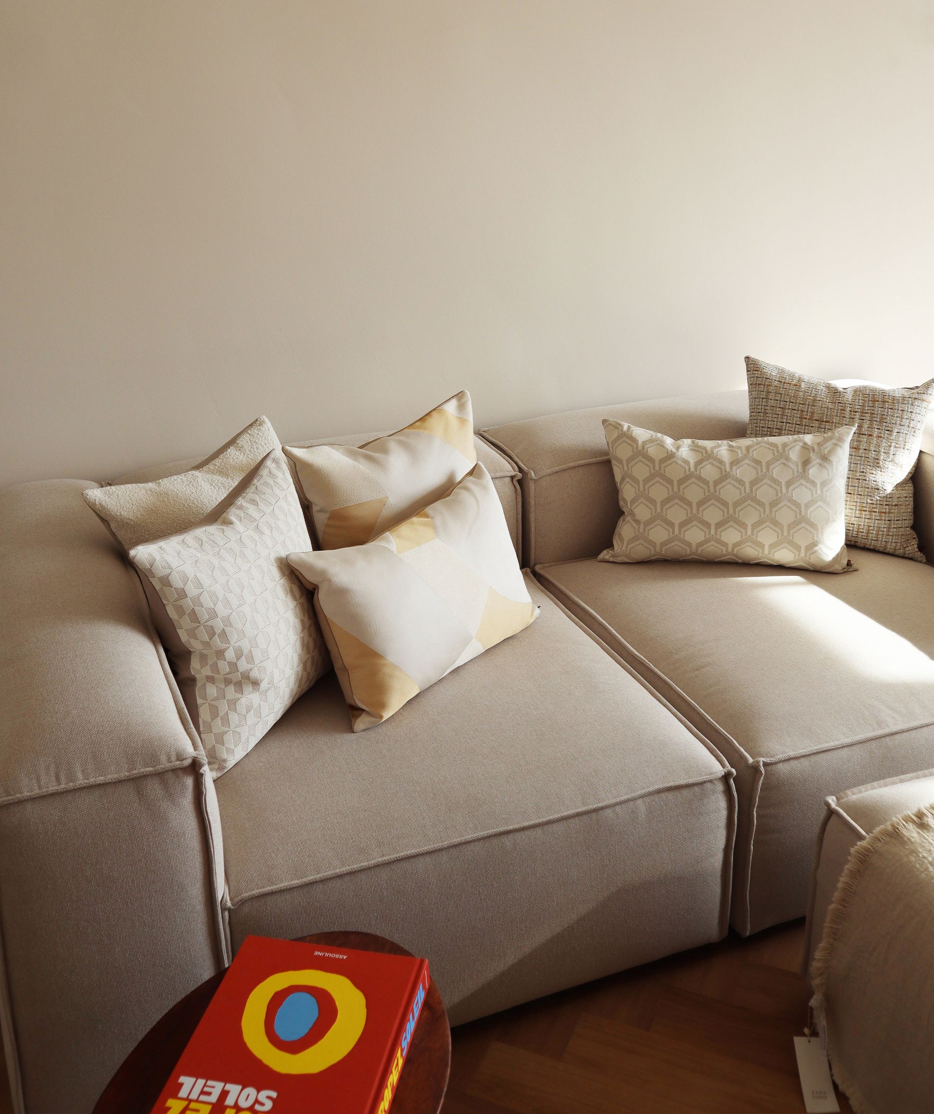 Quinn decorative cushion - CLAUDI