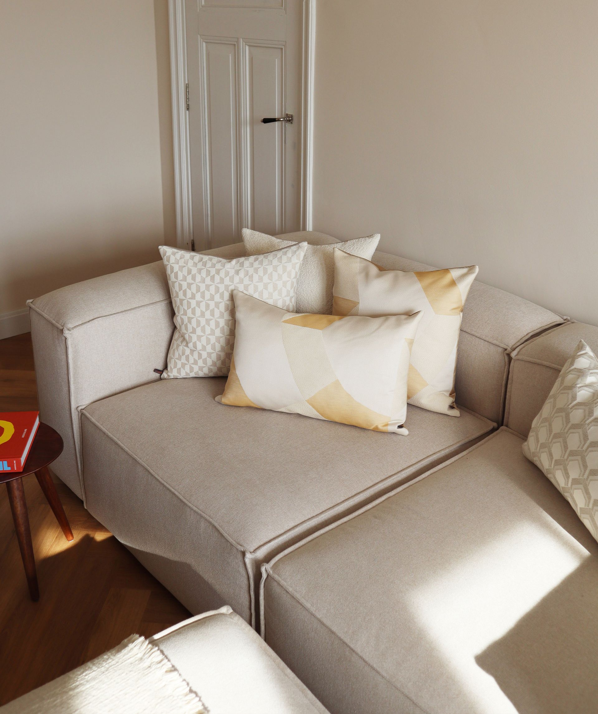 Dalai decorative cushion - CLAUDI