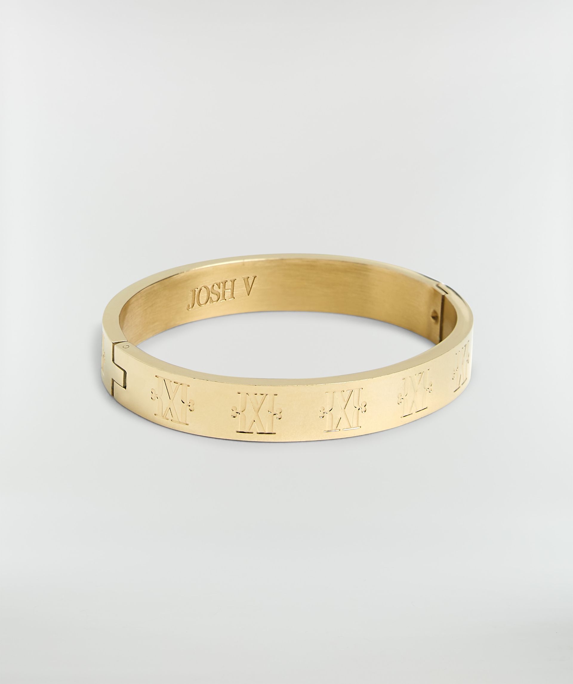 JV BIRGITTE bangle with logo