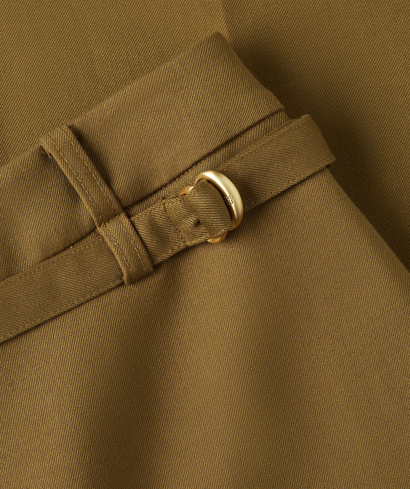 Close-up goudkleurige gesp