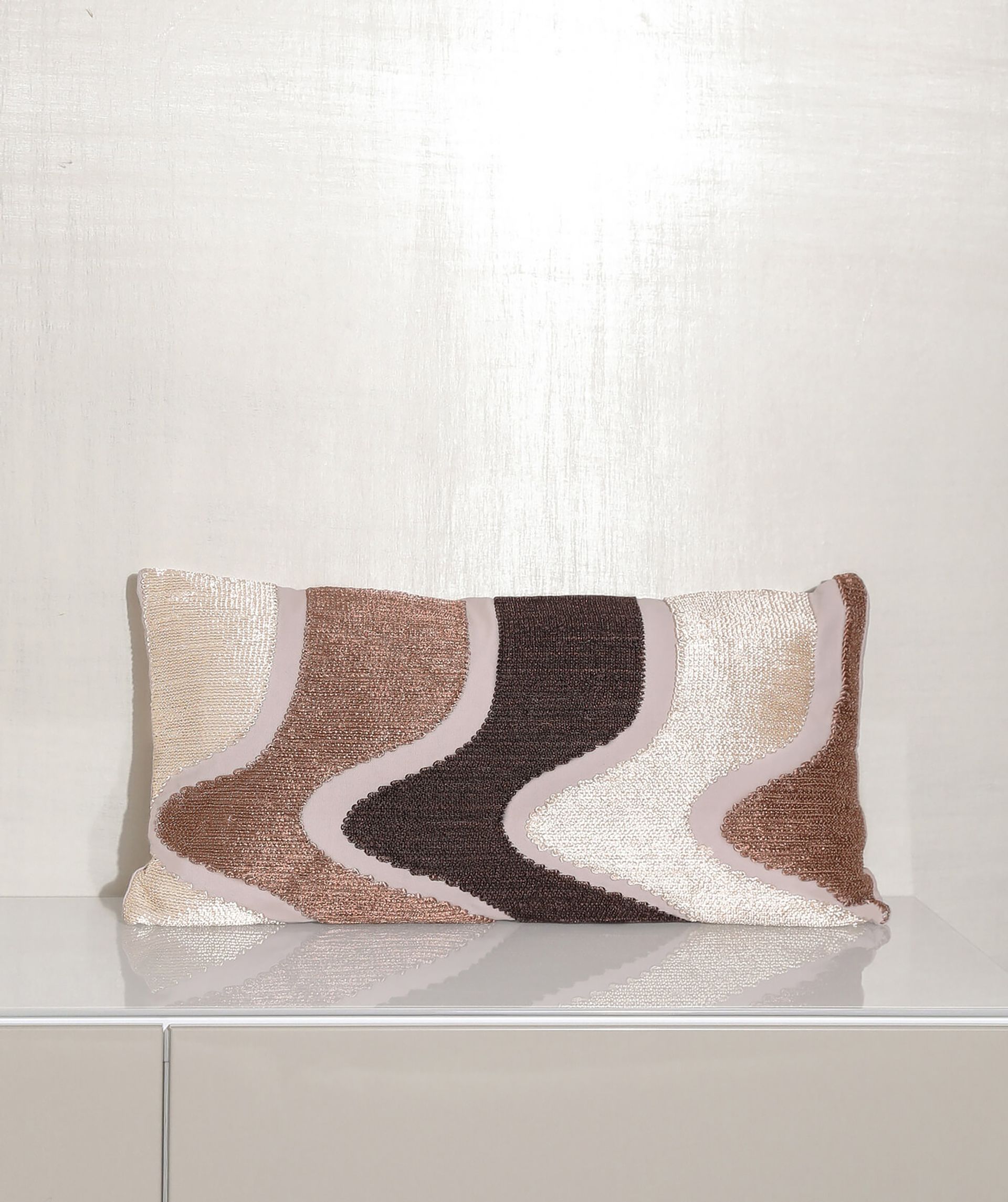 Long decorative cushion 60 x 30 cm