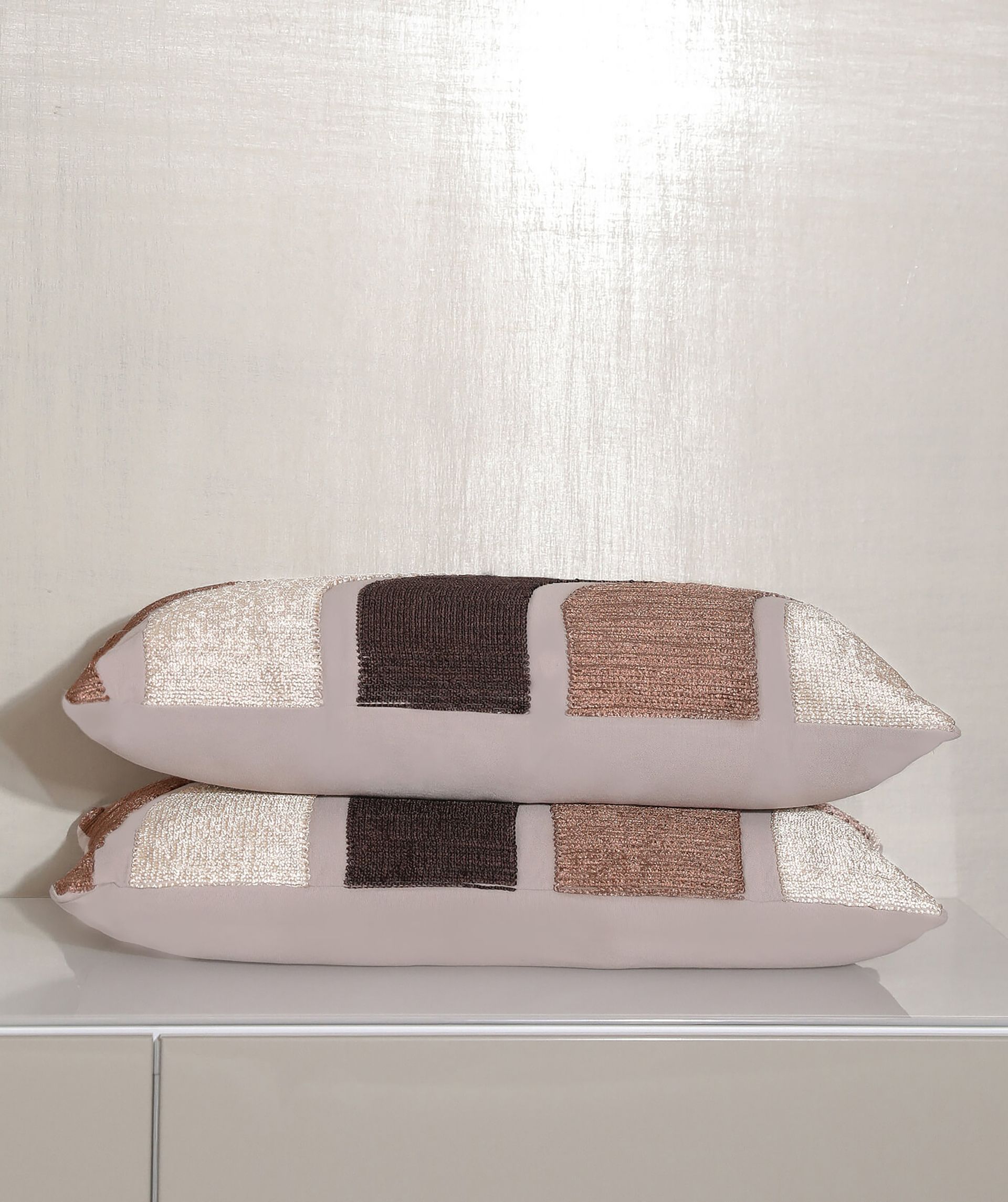 Long decorative cushion 60 x 30 cm