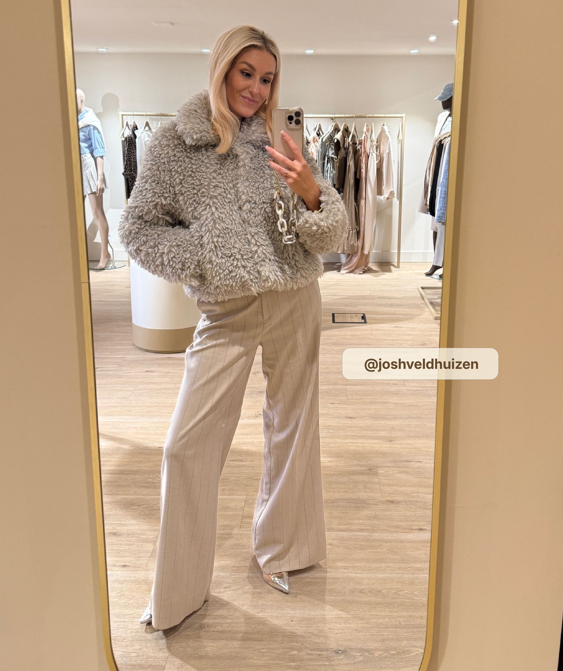 LISA boxy fit fluffy coat