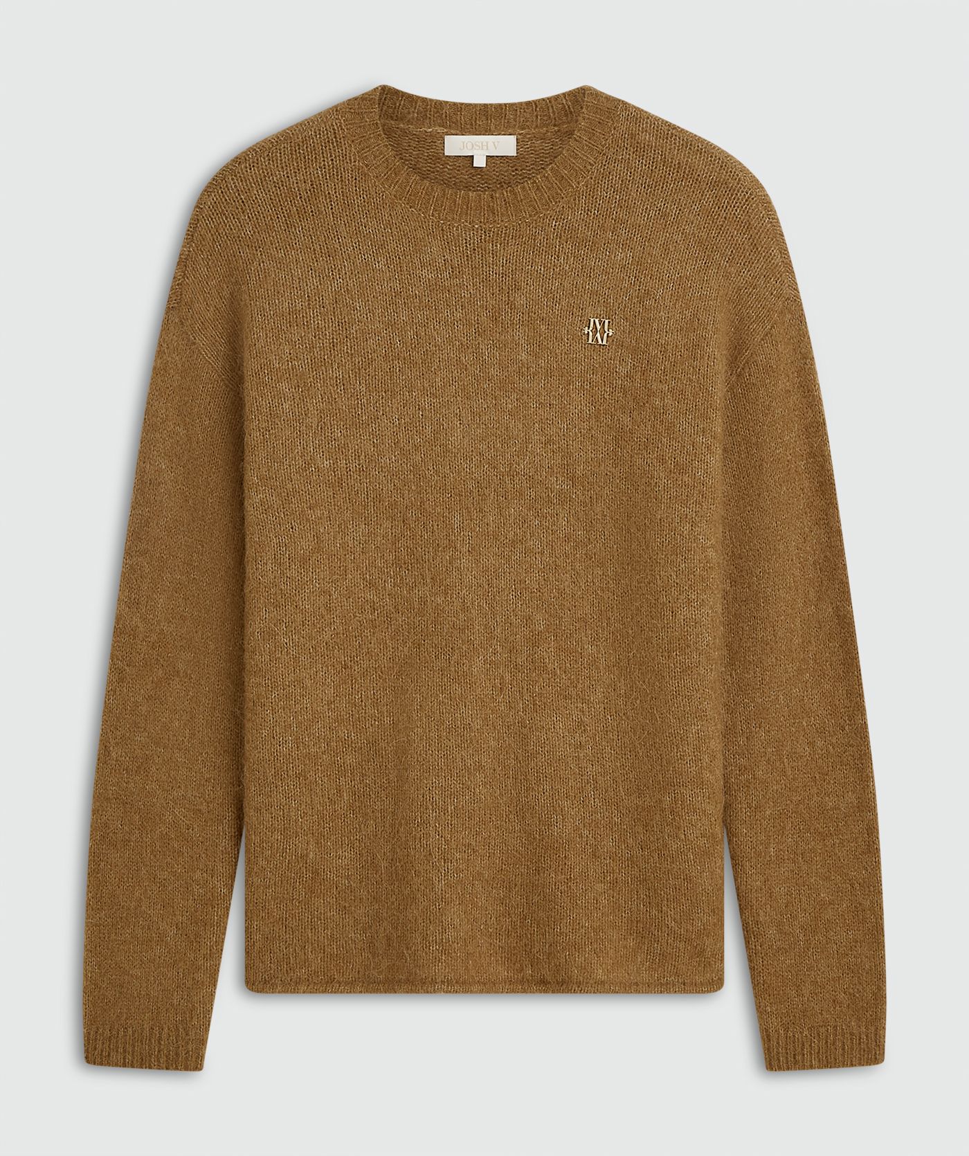 Olive Green Melange trui met ronde hals en lange mouwen, afgewerkt met een klein goudkleurig logo op de borst zonder model, weergegeven op een lichtgrijze achtergrond