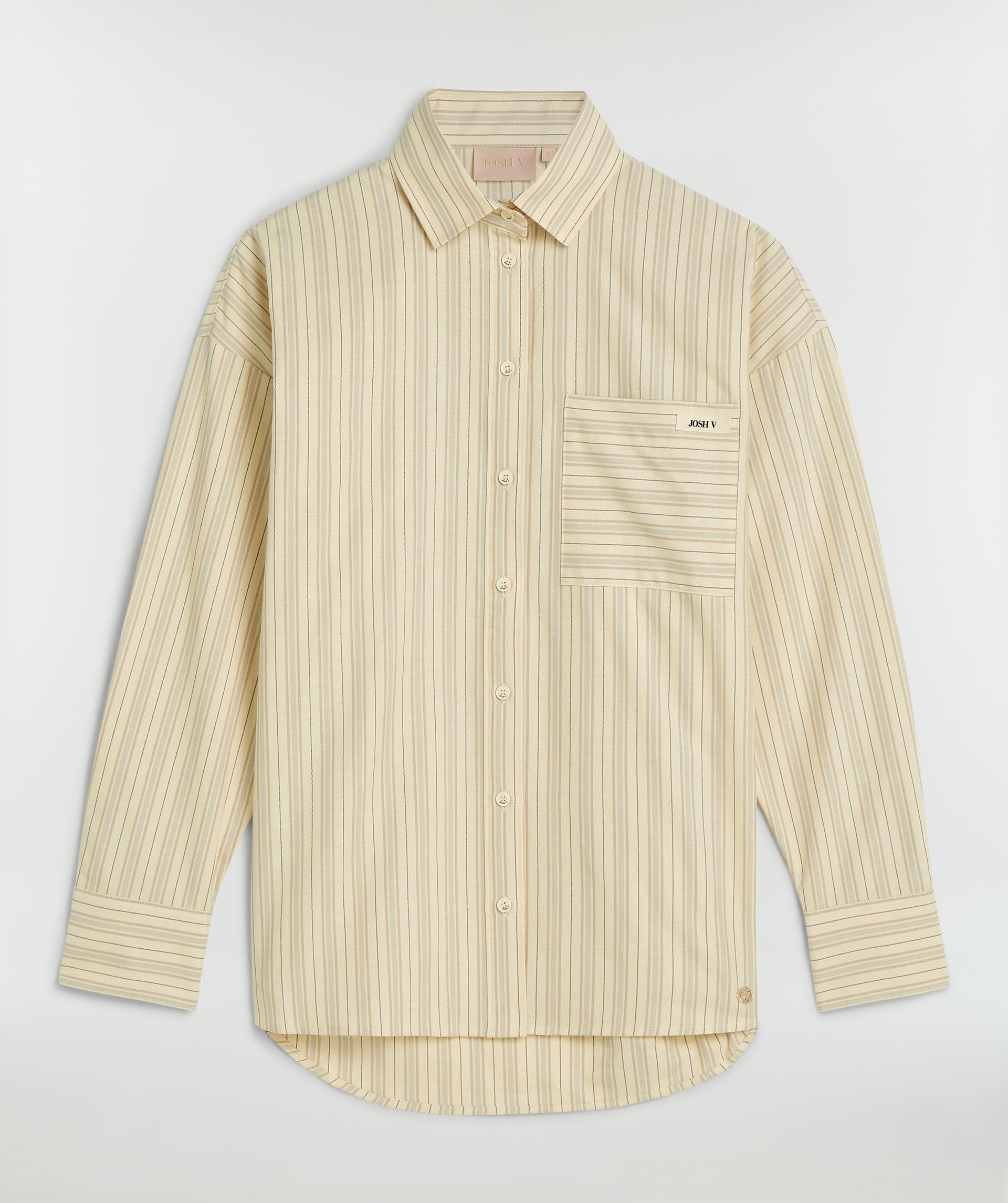 Blouse met beige strepen zonder model, weergegeven op een lichtgrijze achtergrond - Josh V