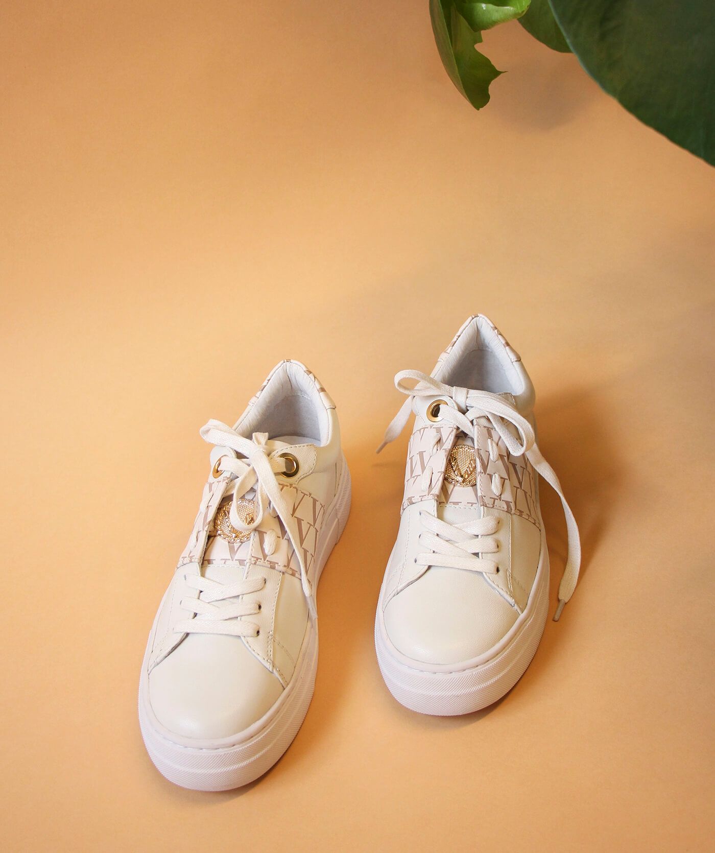 LUCA Sneakers