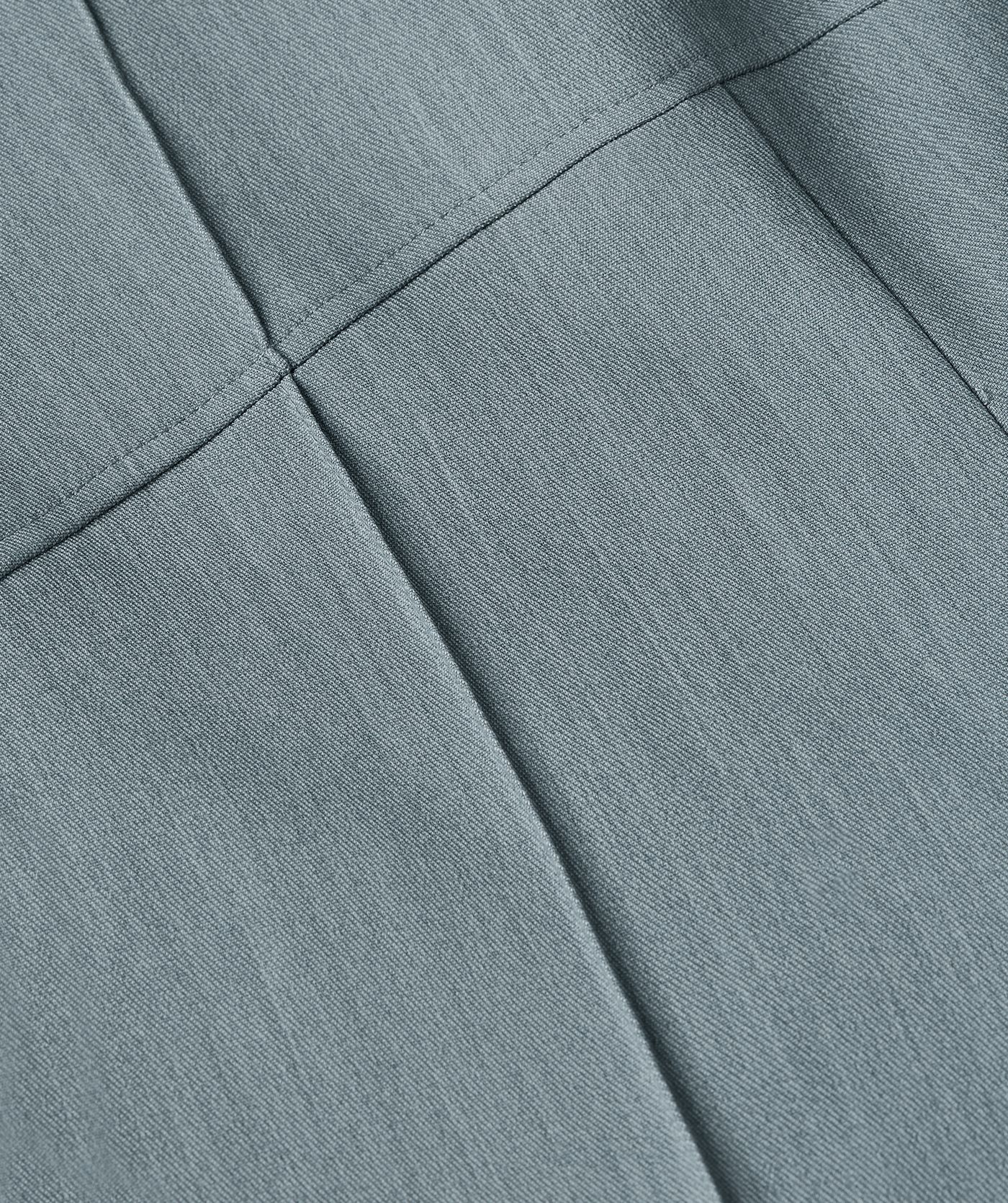 Close-up van een high waisted wide leg pantalon in de kleur Sky Blue Melange