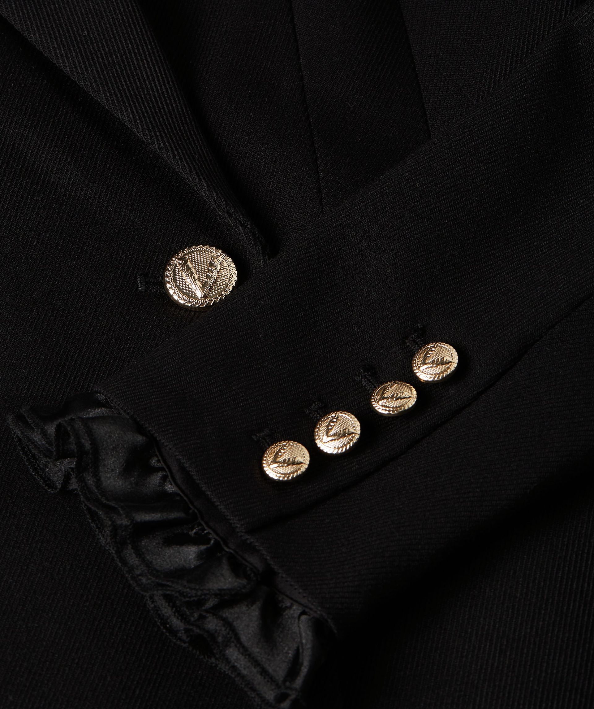 NICOLE fitted blazer met afneembare organza details