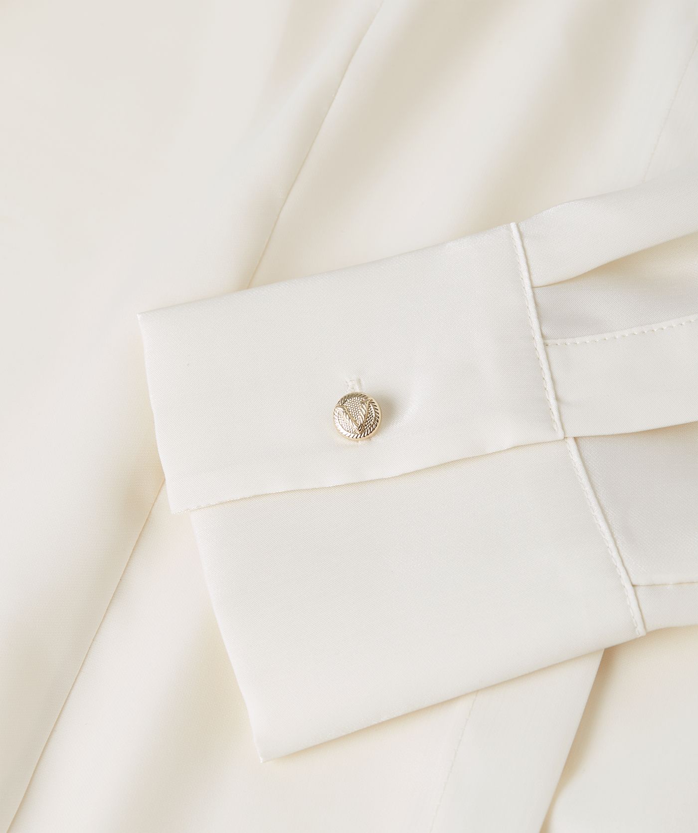 NICOLETTE fitted blouse in shimmer organza