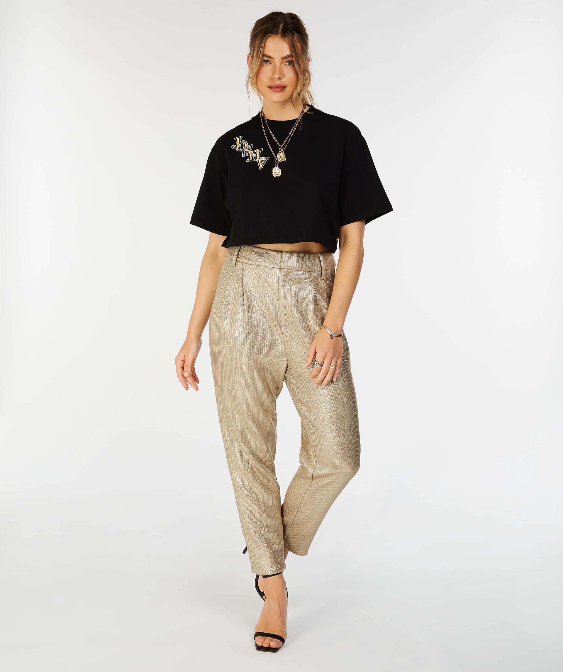 NIKA EMBROIDERY T-shirt