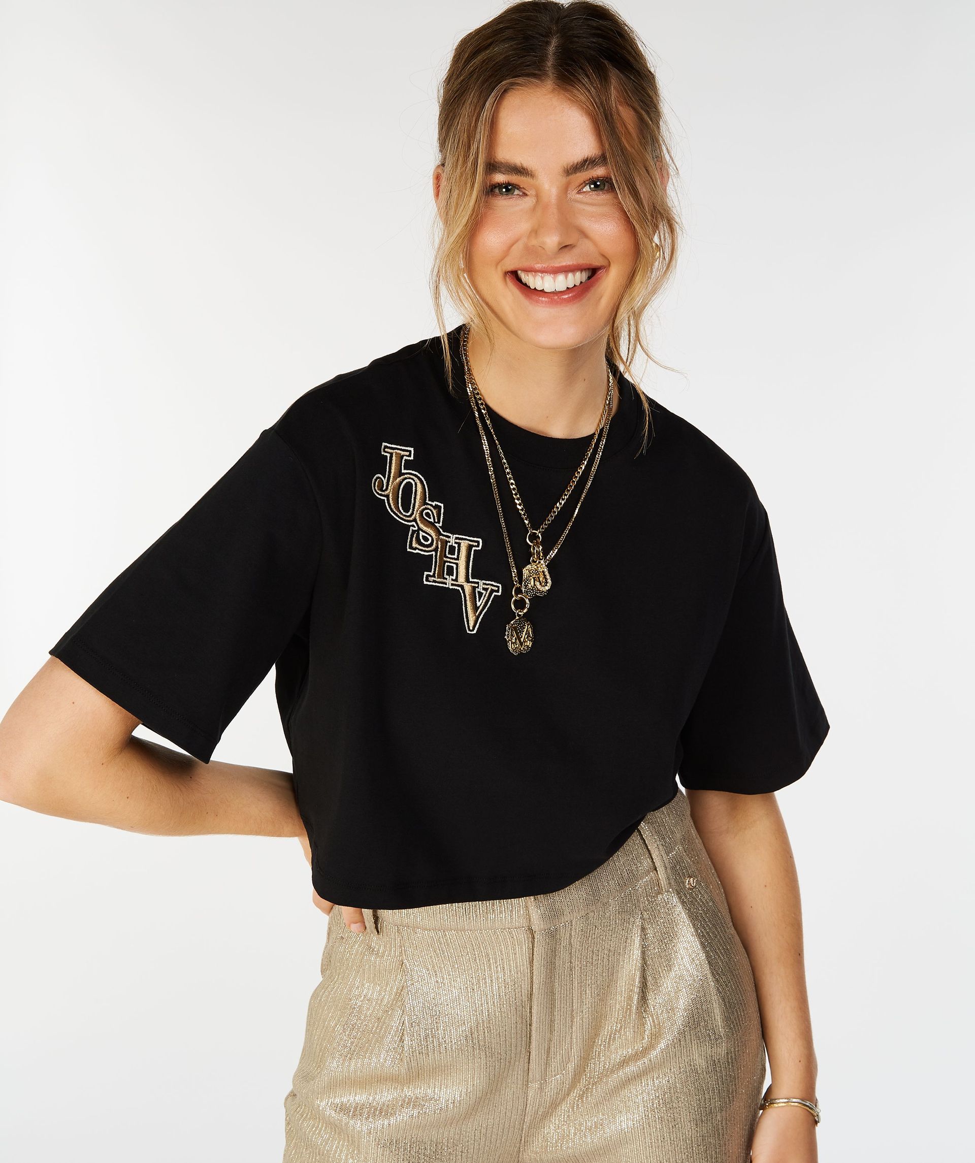 NIKA EMBROIDERY T-shirt