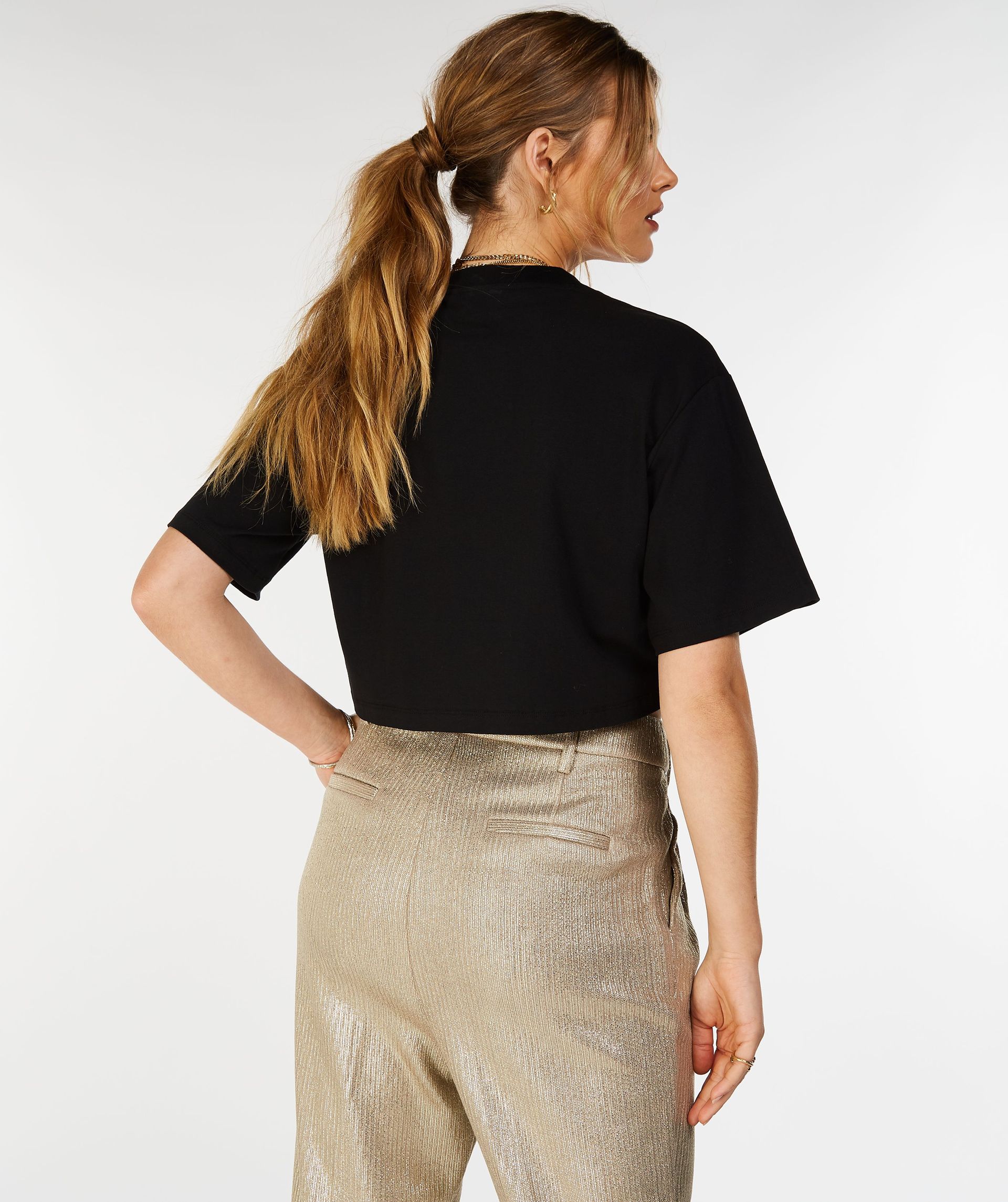 NIKA EMBROIDERY T-shirt