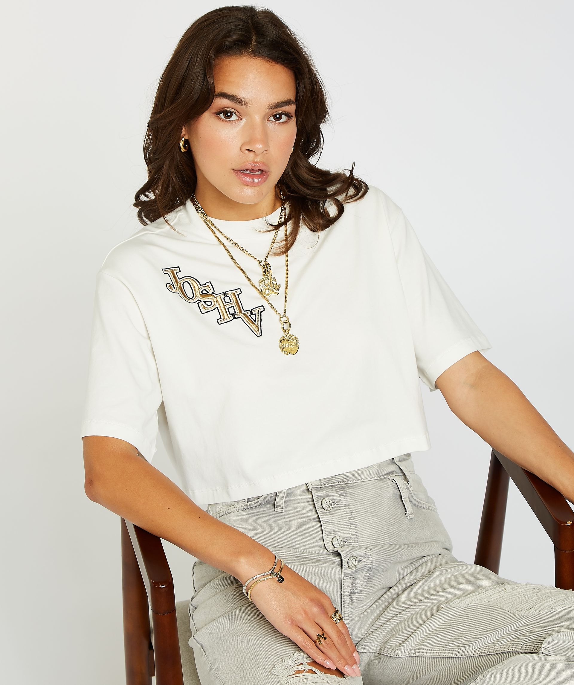 NIKA EMBROIDERY T-shirt