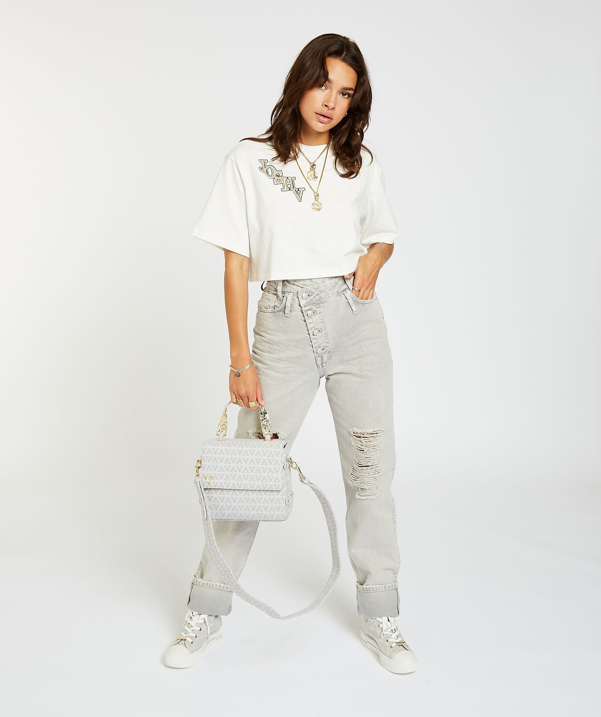 NIKA EMBROIDERY T-shirt