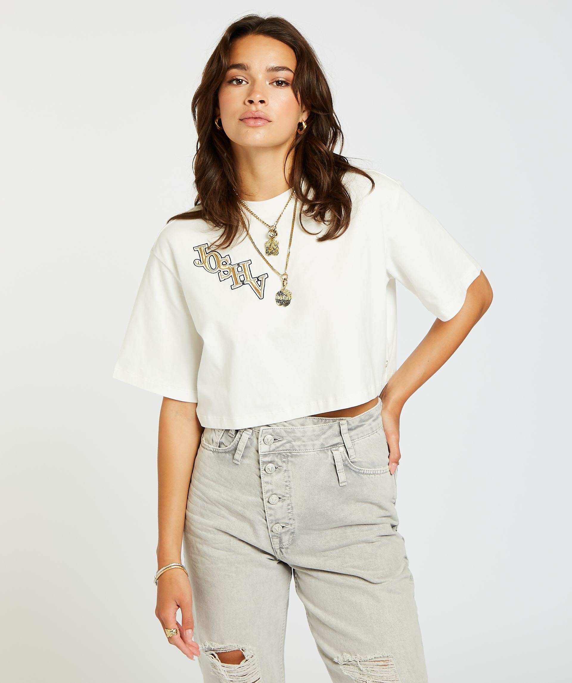 NIKA EMBROIDERY T-shirt