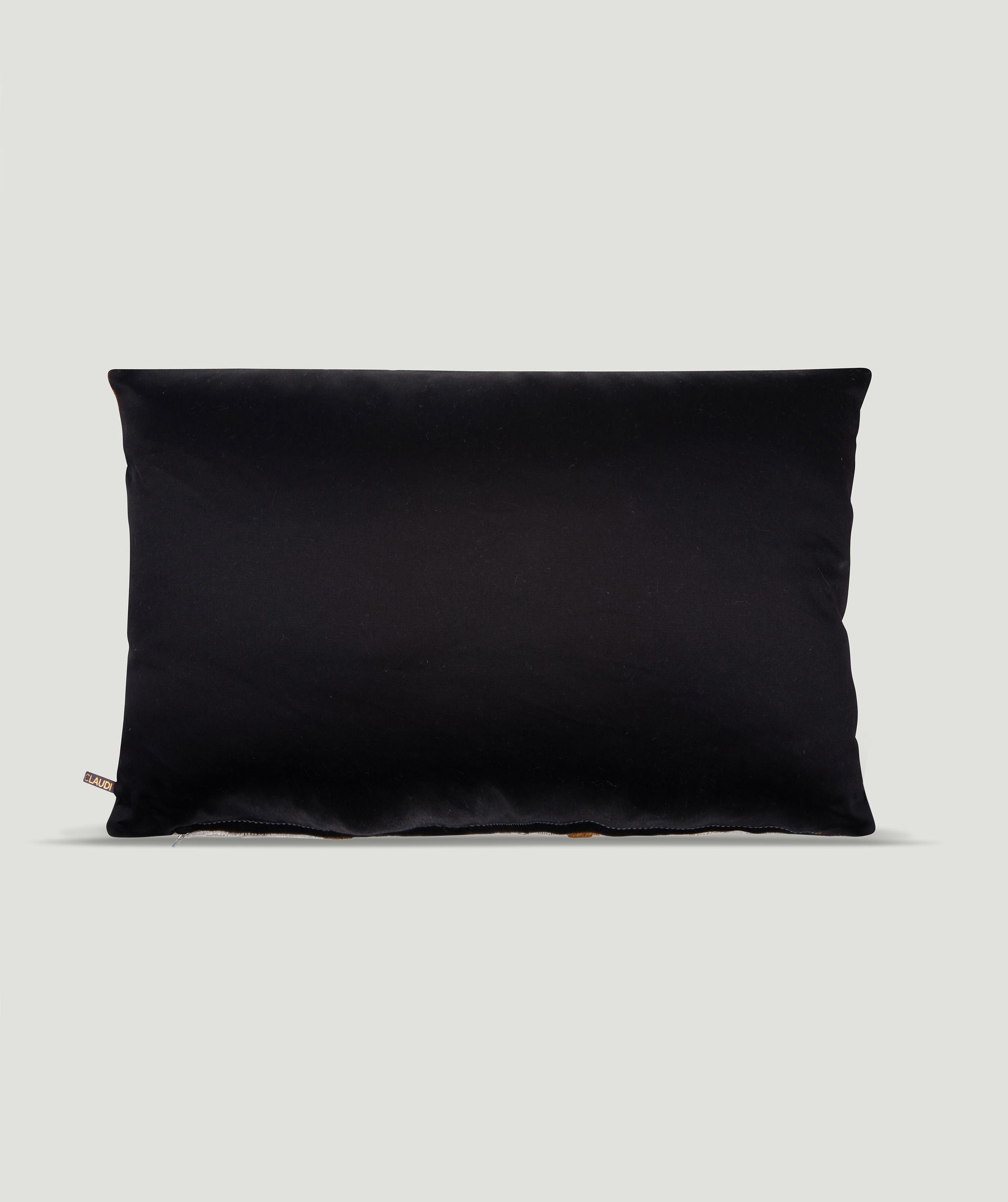 Nora decorative cushion - CLAUDI