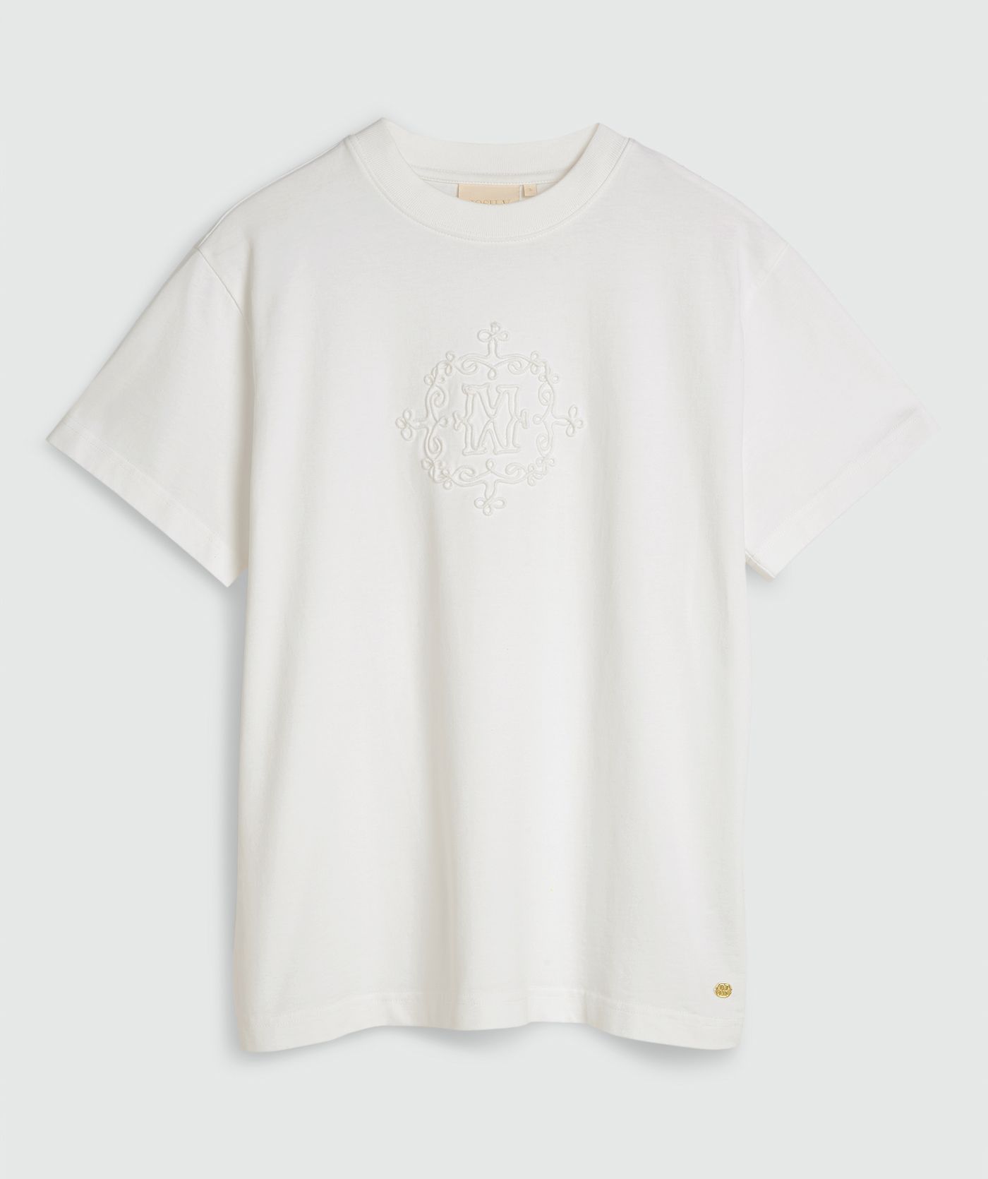 Een oversized T-shirt met logo in de kleur off white met geborduurd JOSH V logo, zonder model, weergegeven op een lichtgrijze achtergrond