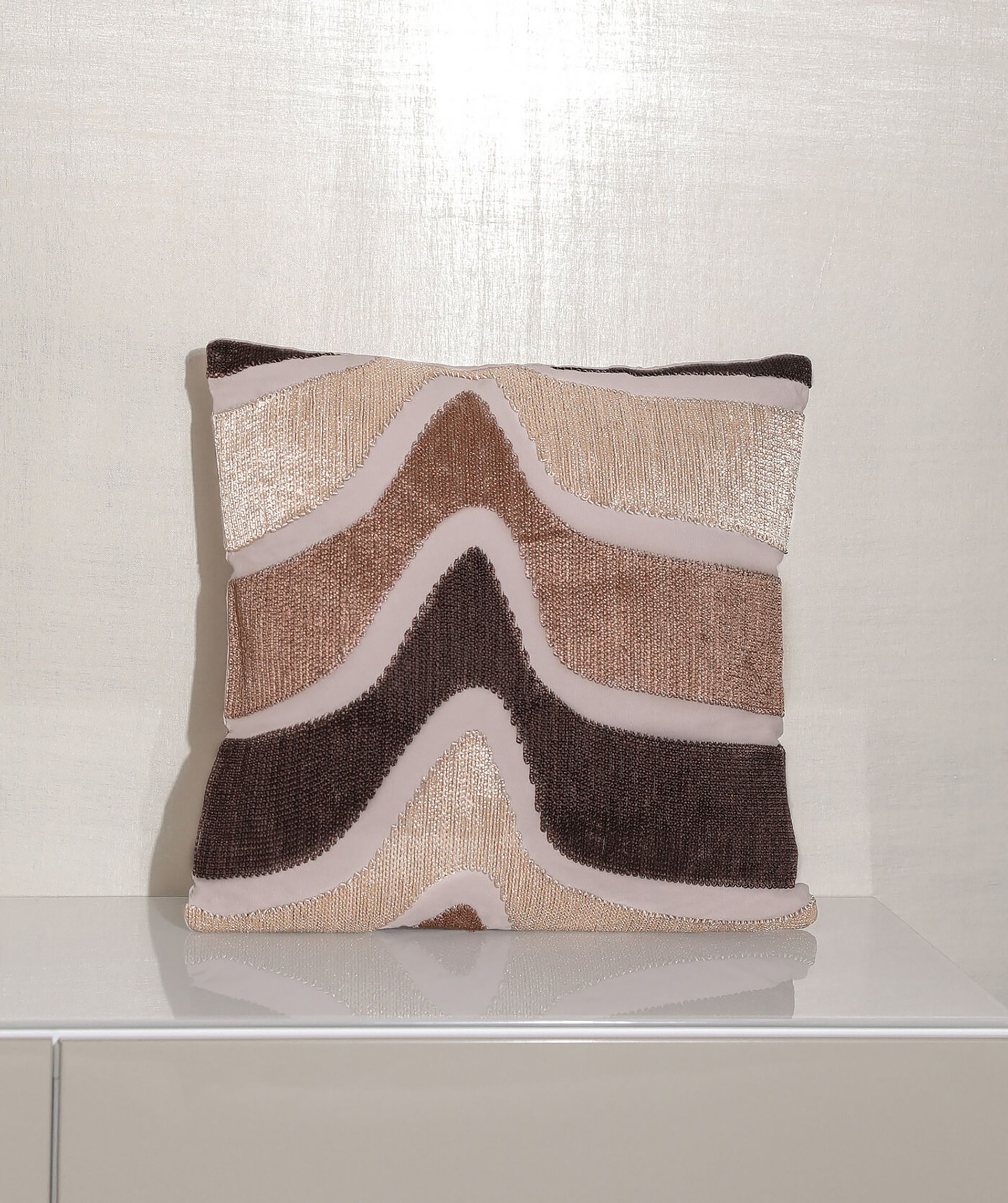 Decorative cushion 45 x 45 cm