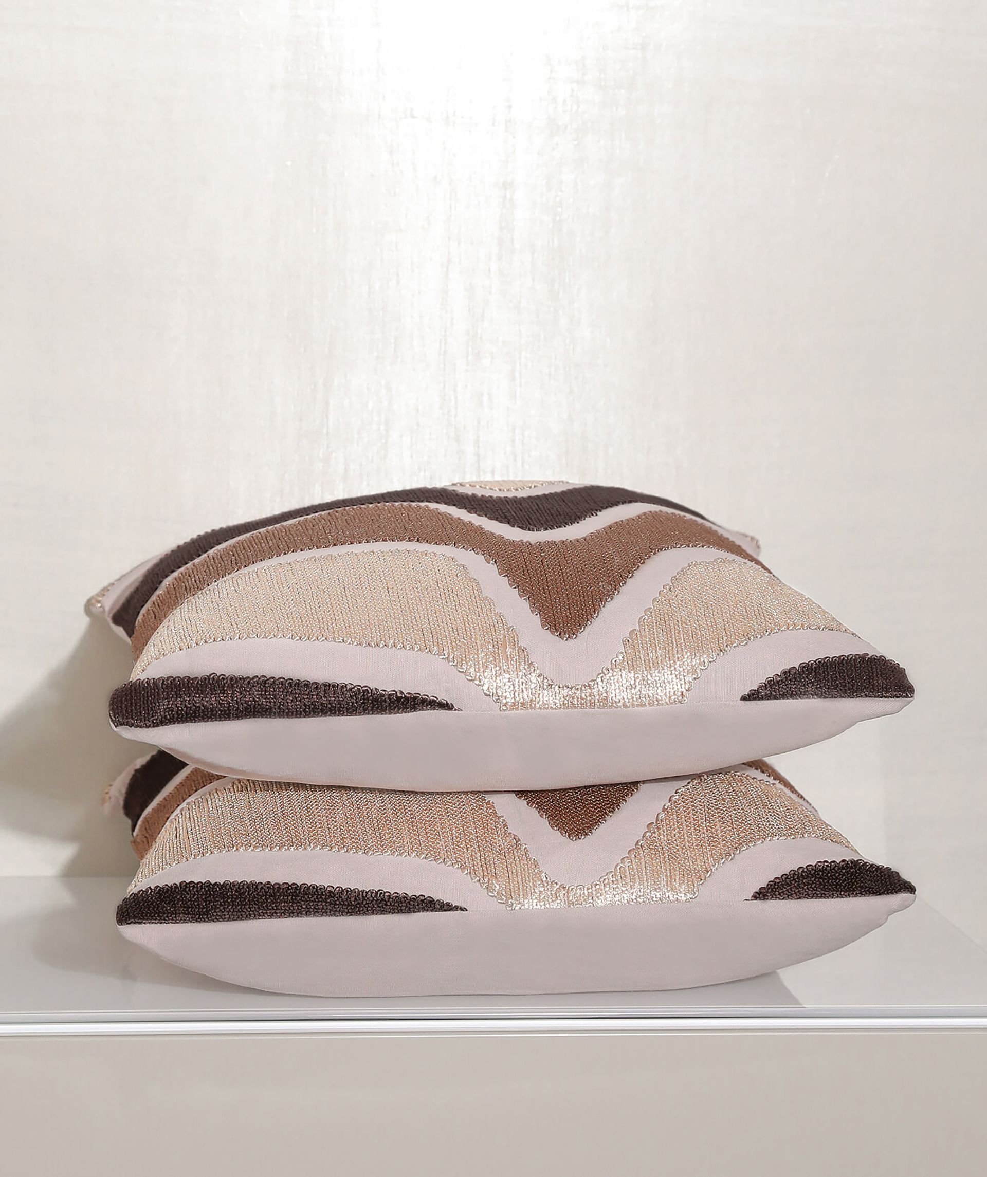 Decorative cushion 45 x 45 cm