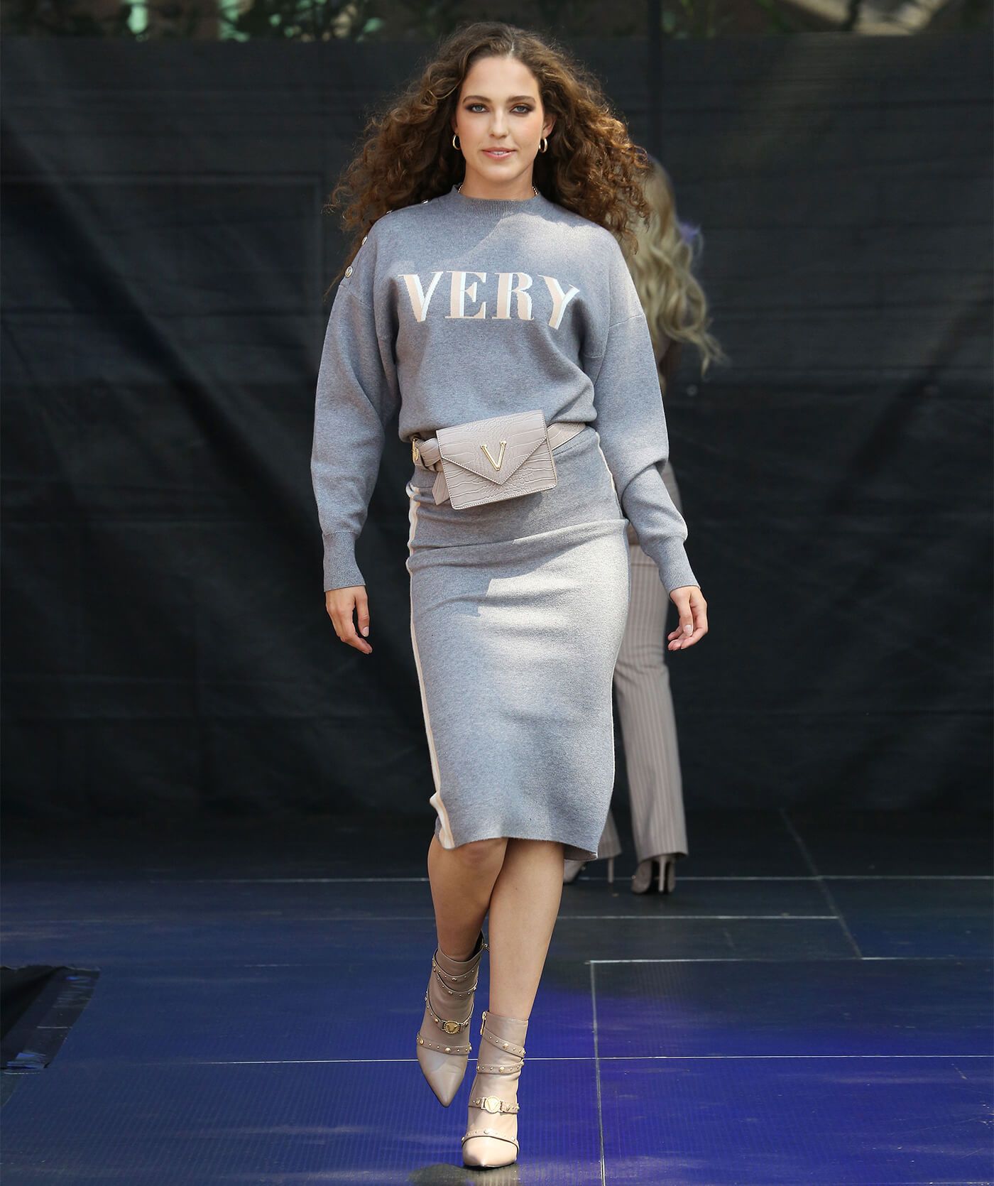 SOLANGE Sweater