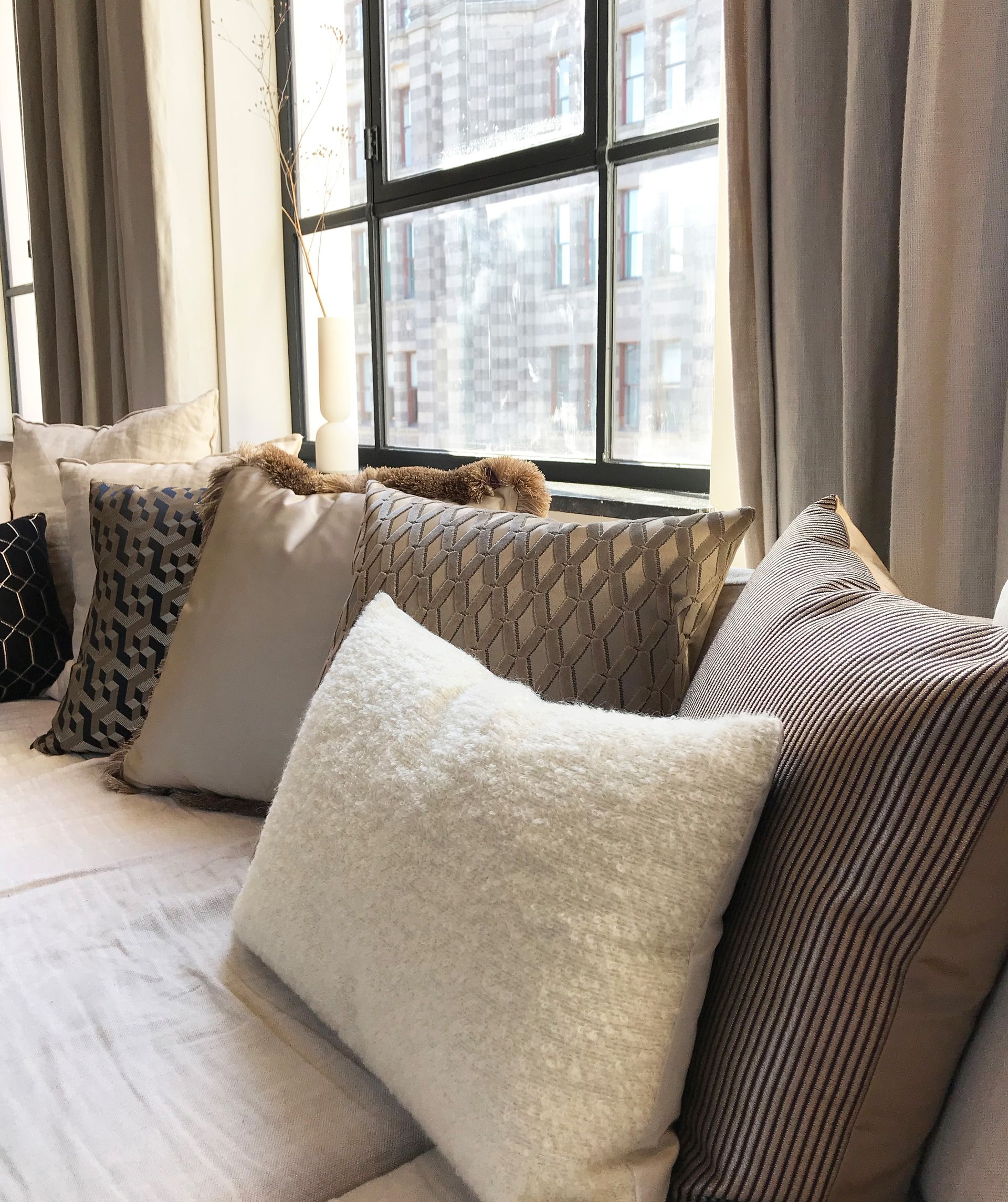 Sonny decorative cushion - CLAUDI