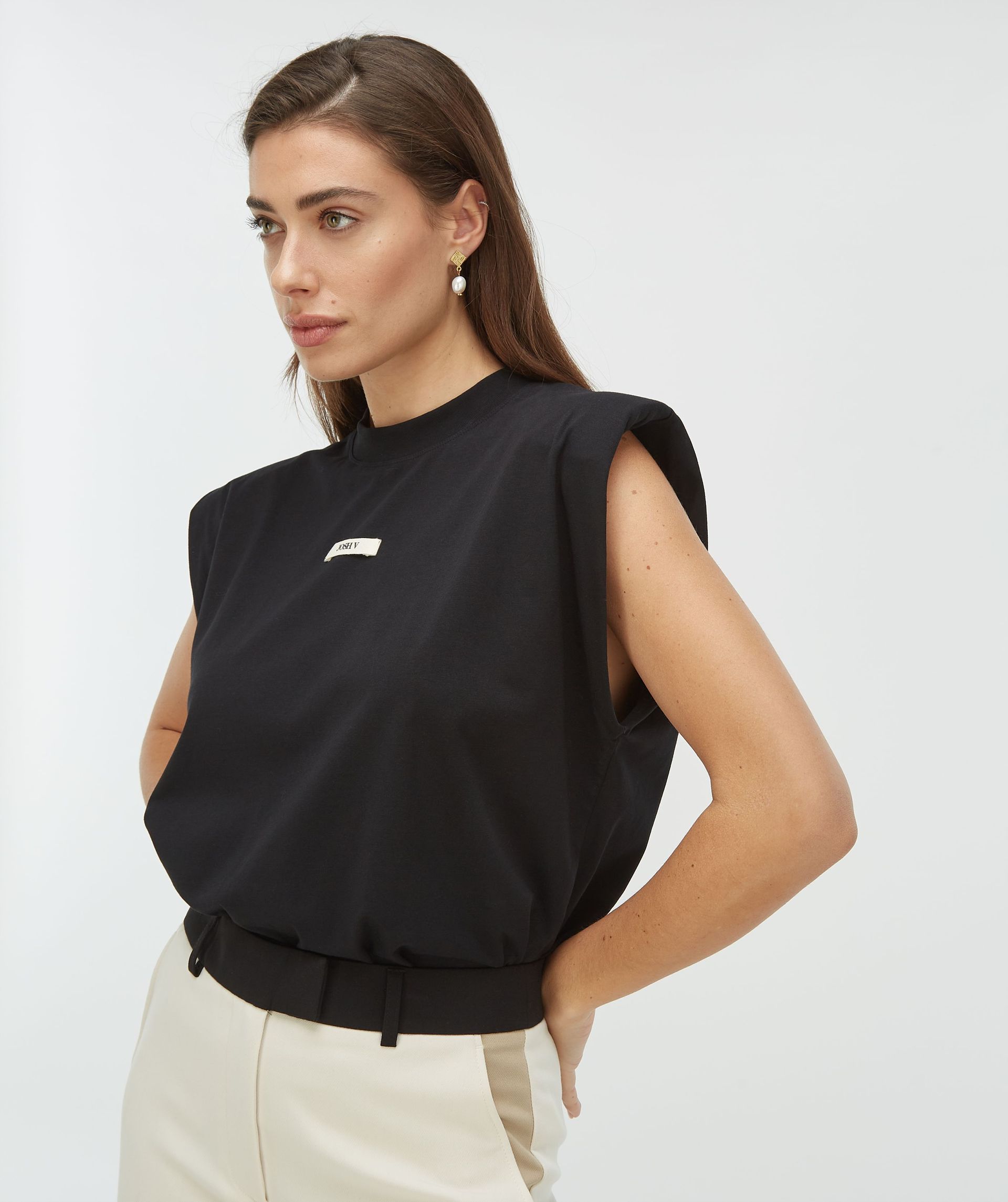 SUE T-shirt met schoudervulling