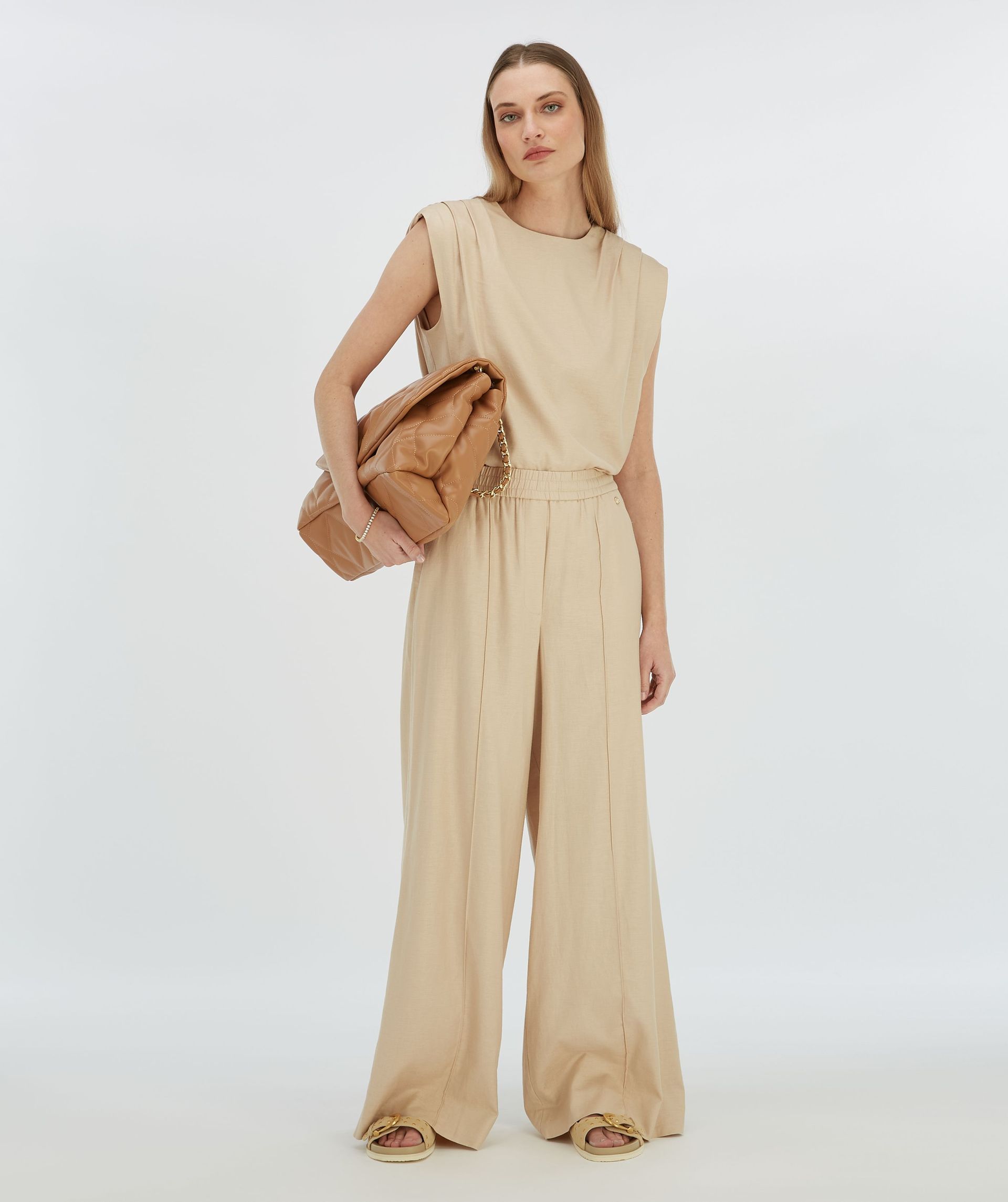 SUKI Regular Fit Top