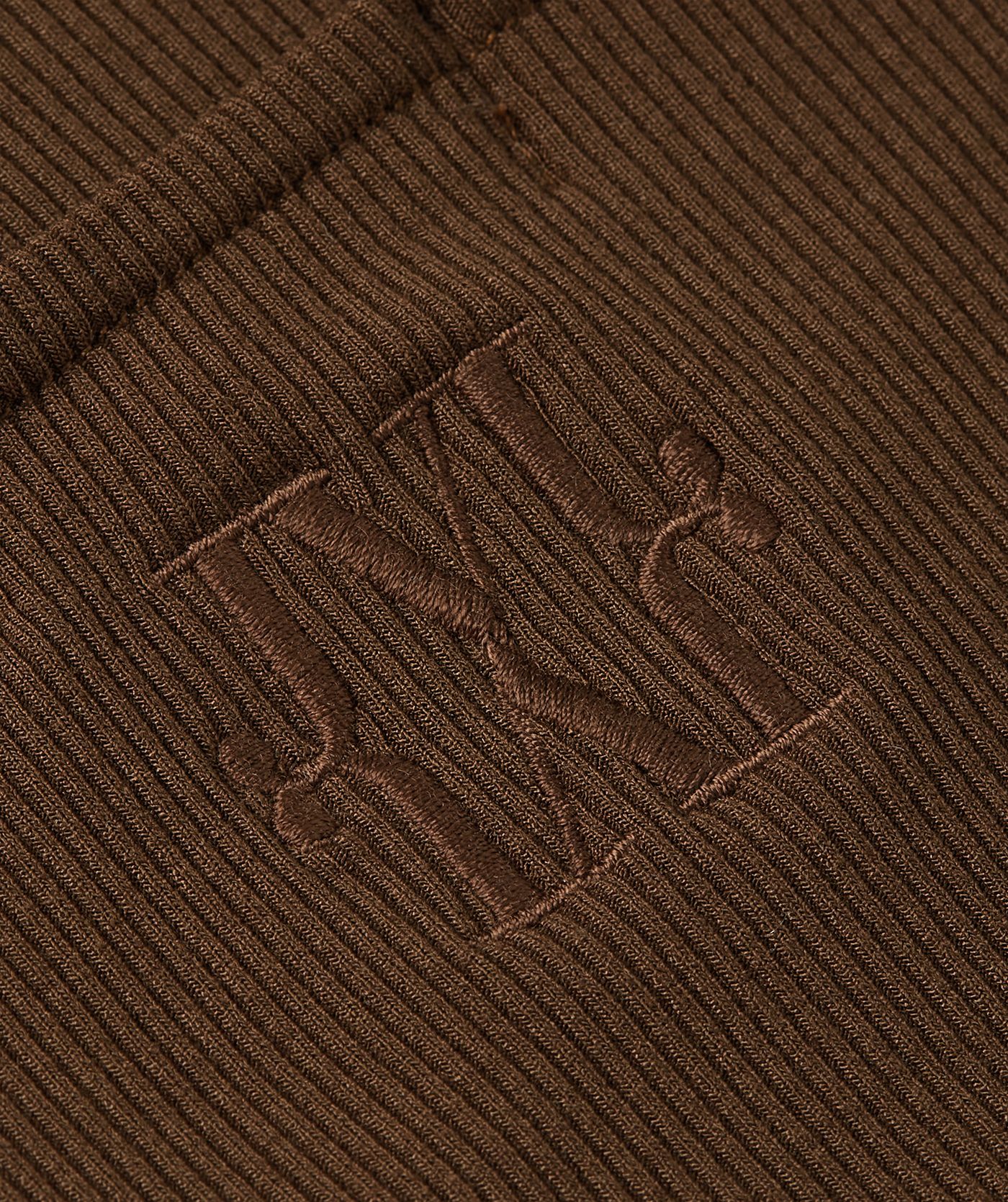 Close-up geborduurd JOSH V monogram 