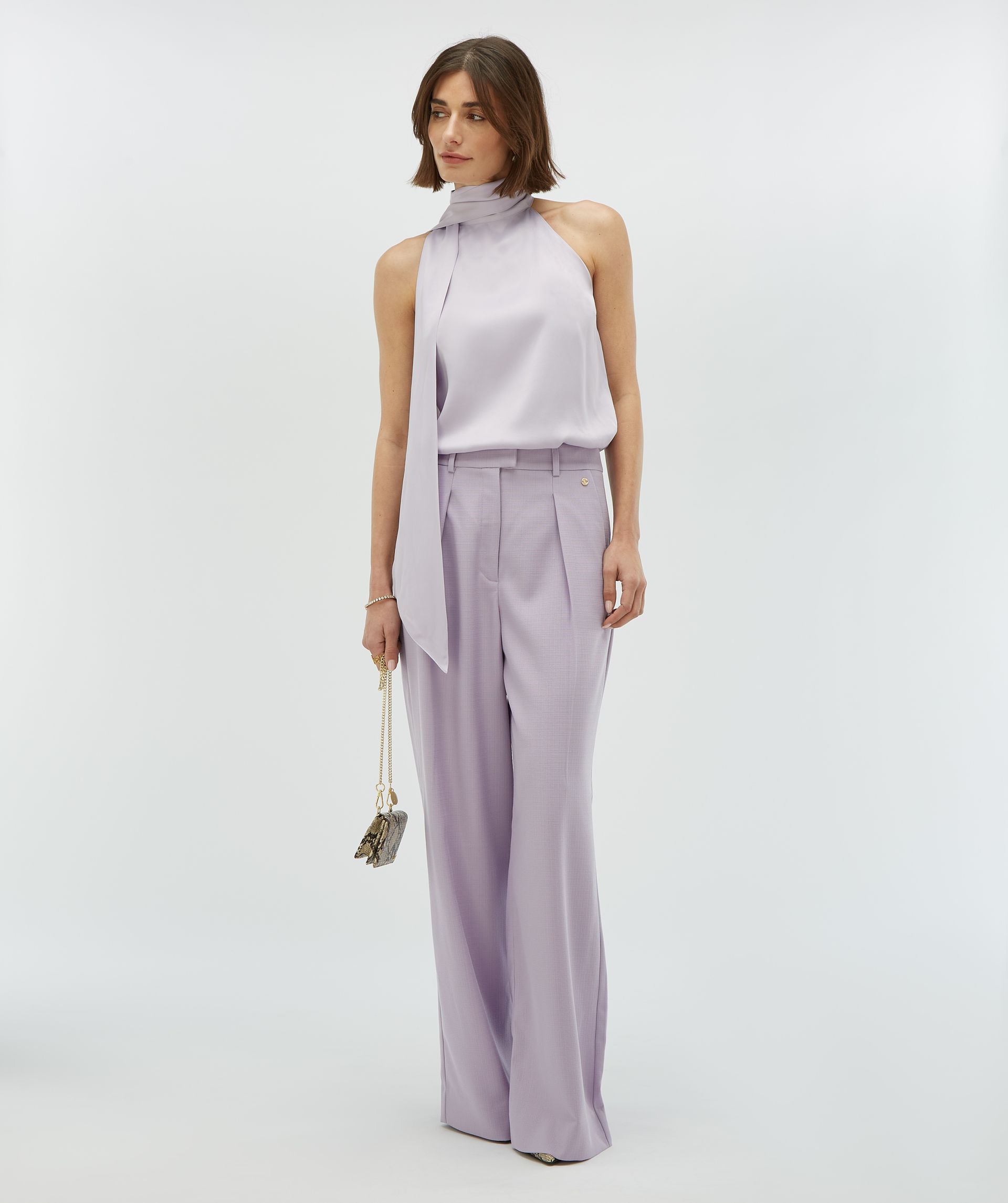 YANIEK loose fit top in satijn look