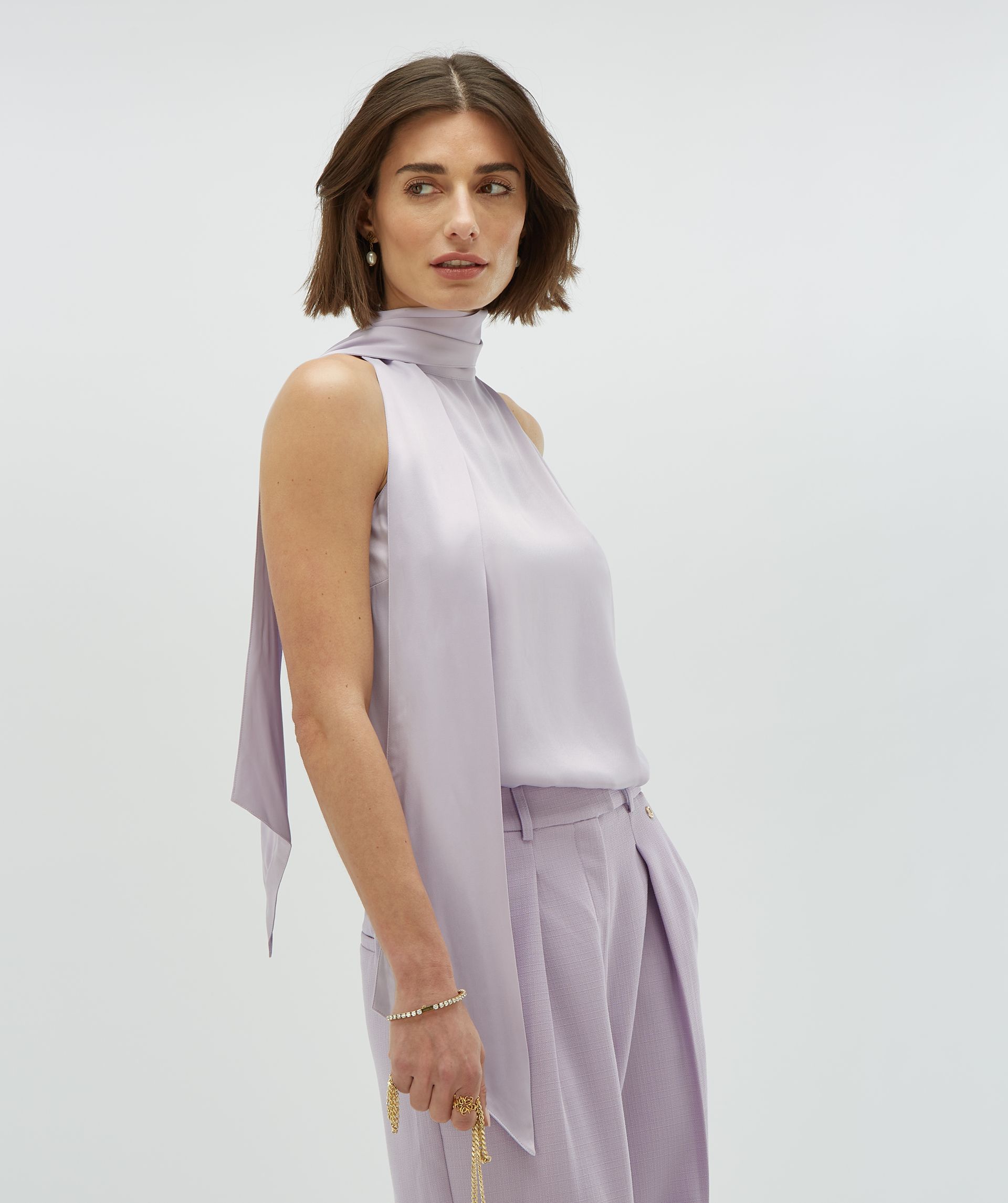 YANIEK loose fit top in satijn look
