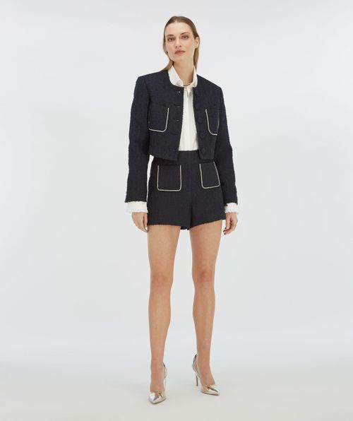 DAANTJE kurze Bouclé-Blazer mit Schmucksteinen
