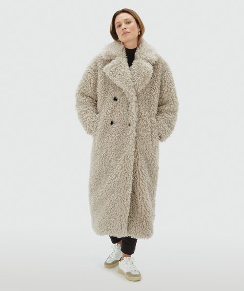 LIZZ oversized fluffy coat