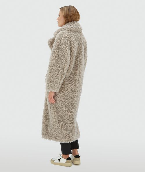 LIZZ oversized fluffy coat