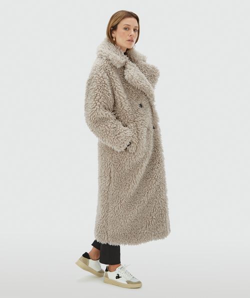 LIZZ oversized fluffy coat