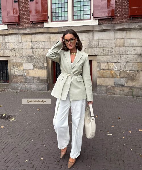 LOLA fitted blazer met riem