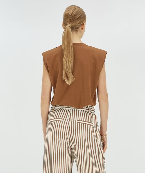 SUE T-shirt met schoudervulling
